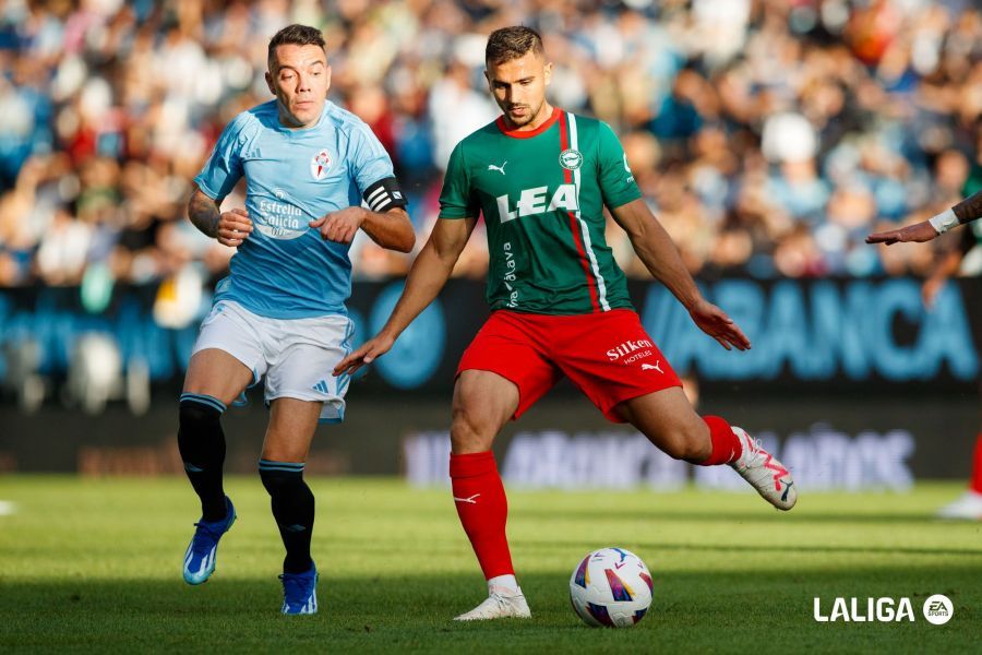 Aspas ante el Alavés en el Balaídos. (Foto: LaLiga).