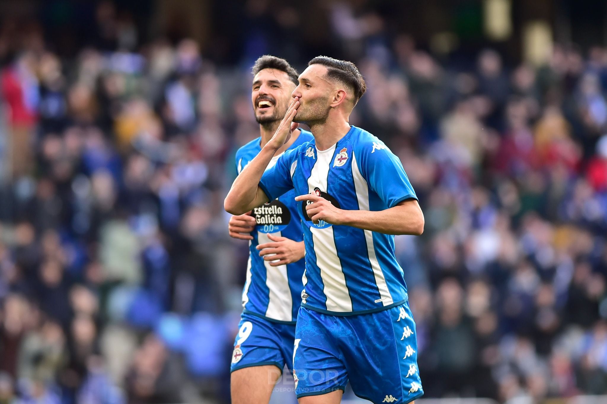  Lucas Pérez celebrando un gol en Riazor