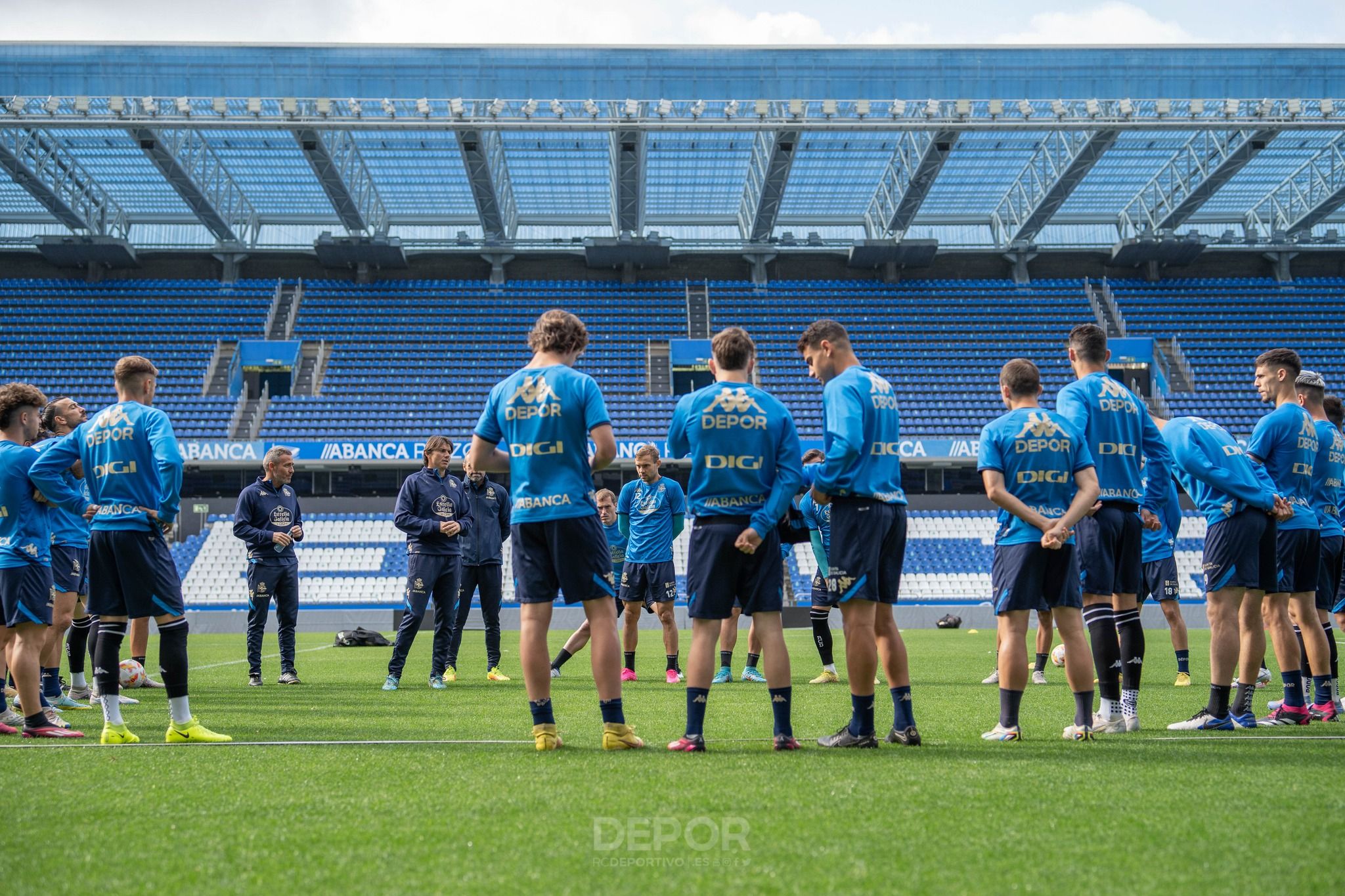  Brais Val, Dani Barcia y Diego Gómez, canteranos entrenando con el Dépor