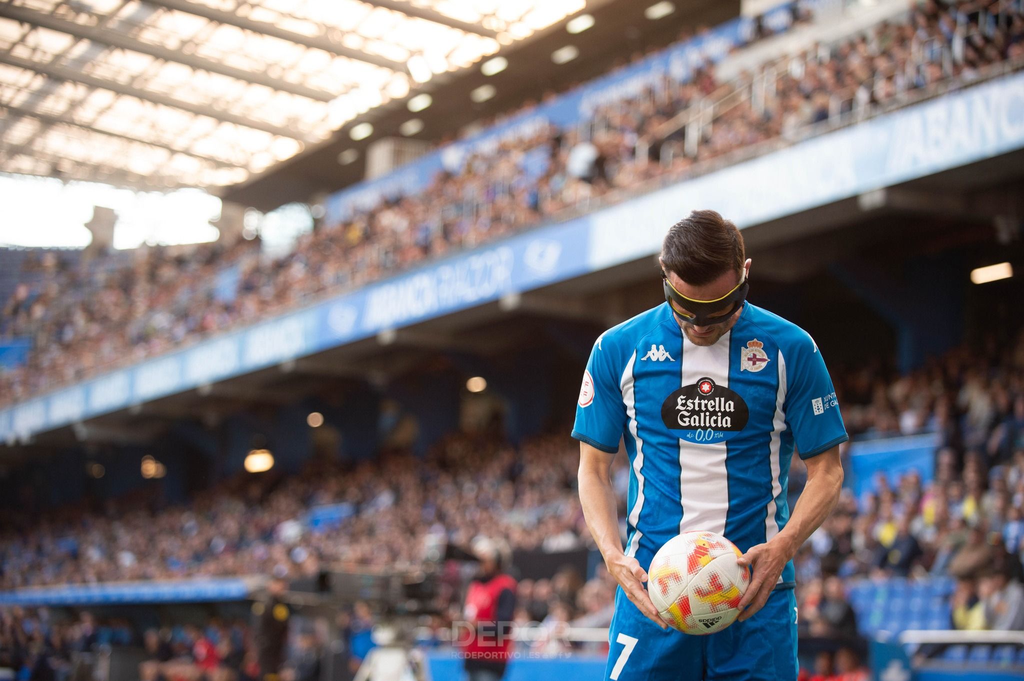  Lucas Pérez, el de Monelos: no es estrella pero todos le idolatran