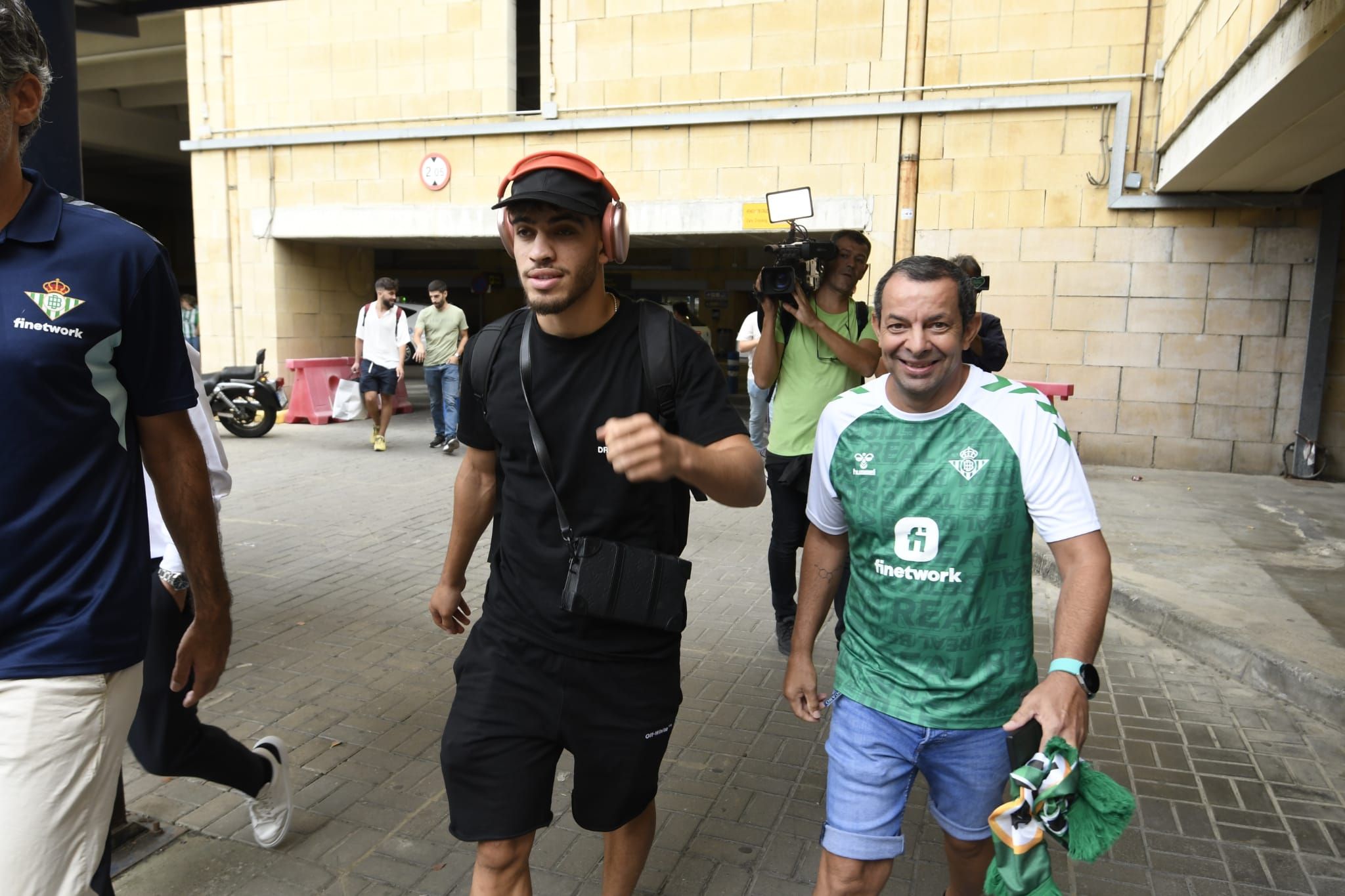  Abde a su llegada al aeropuerto de San Pablo (foto: Kiko Hurtado).