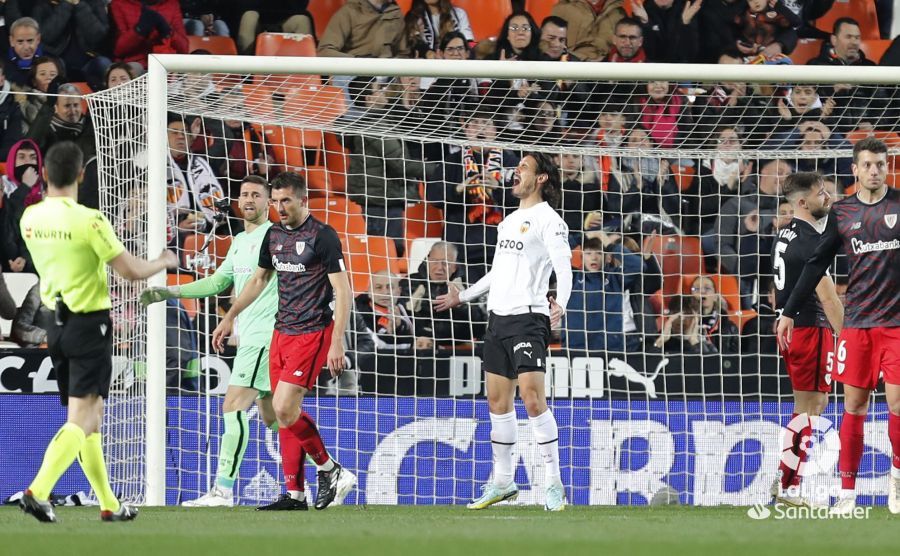 Cavani antes de lesionarse este sábado