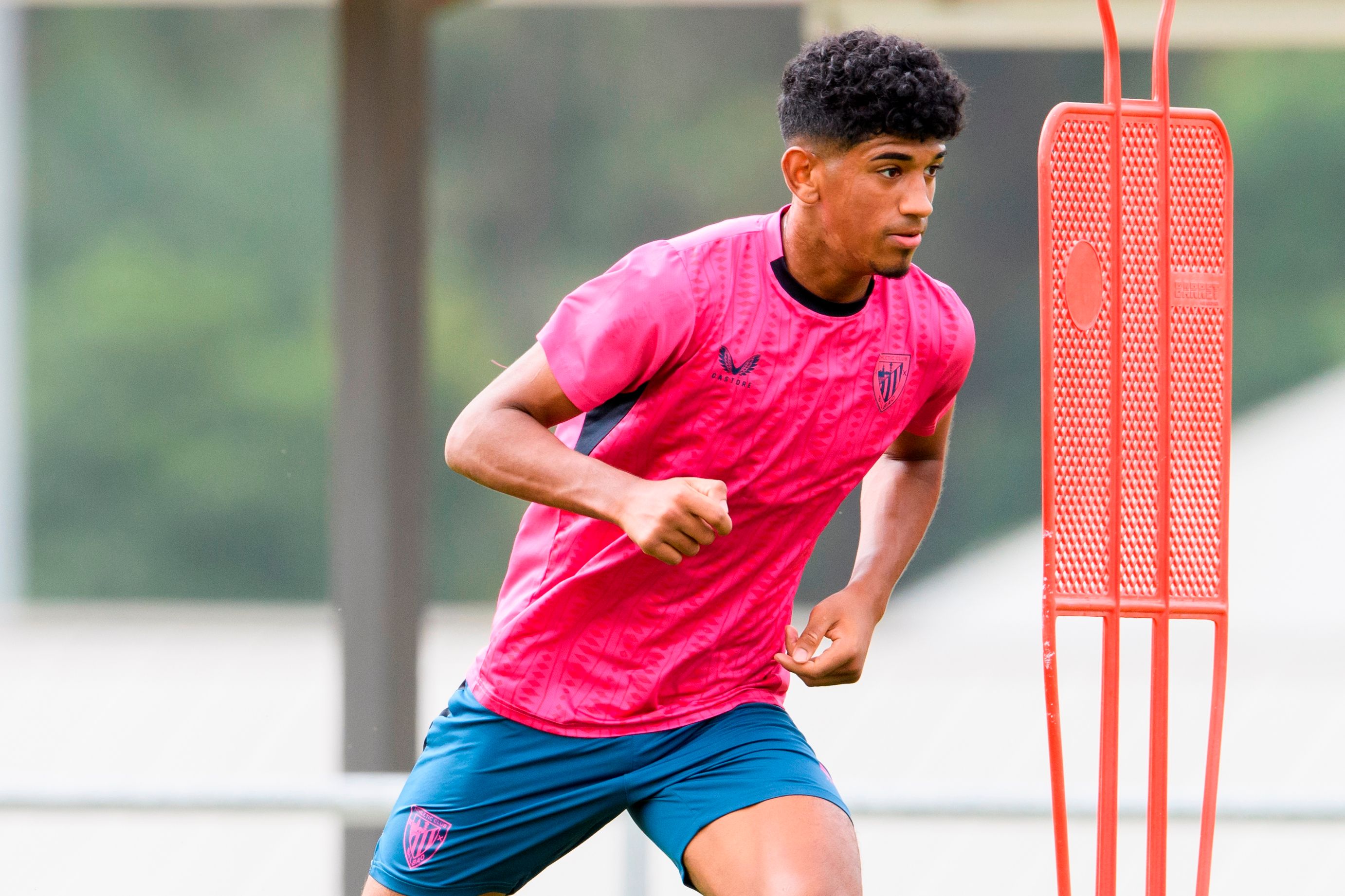 Malcom Adu Ares se entrena en Lezama; de momento el canterano no ha tenido ni un solo minuto.