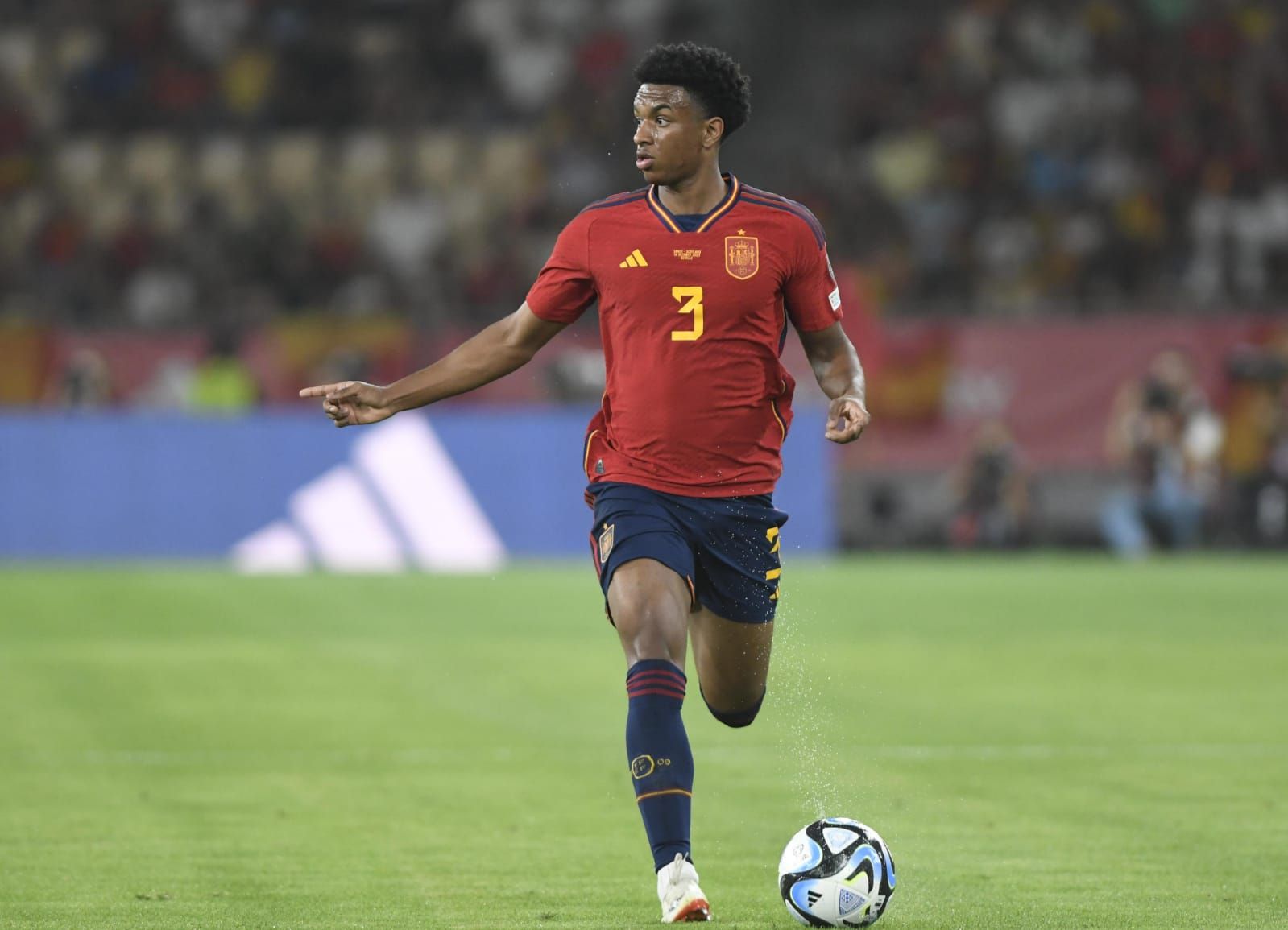  Alejandro Balde, en el España-Escocia.