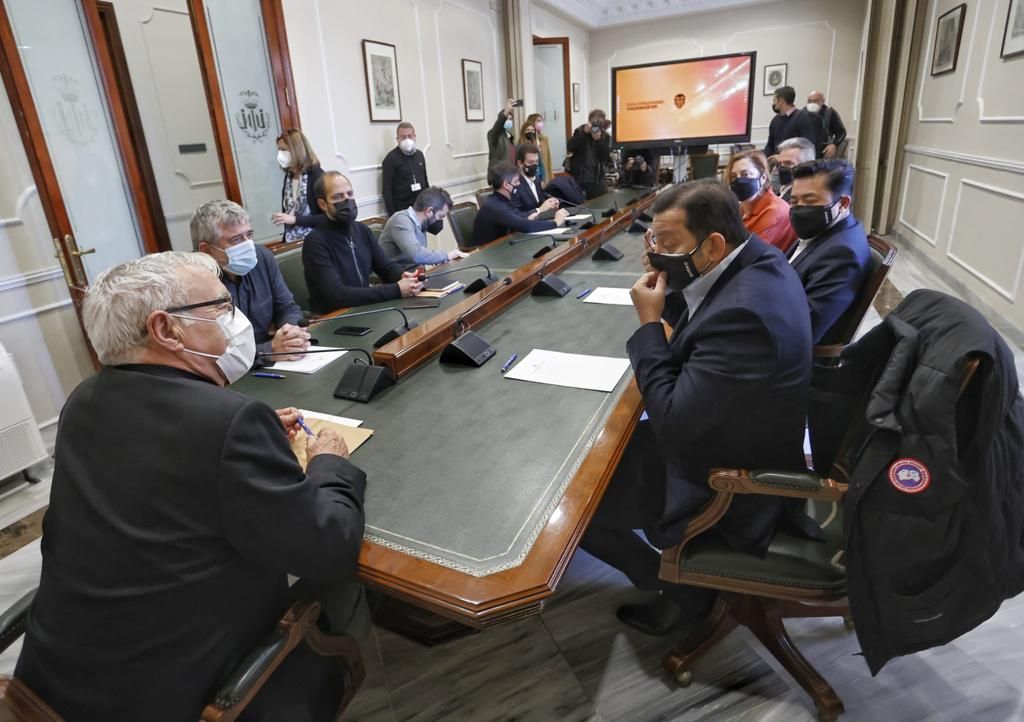  Anil Murthy se reúne con Joan Ribó sin Sandra Gómez