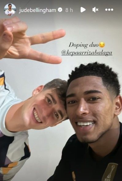 Bellingham junto a Kepa en el control antidoping.