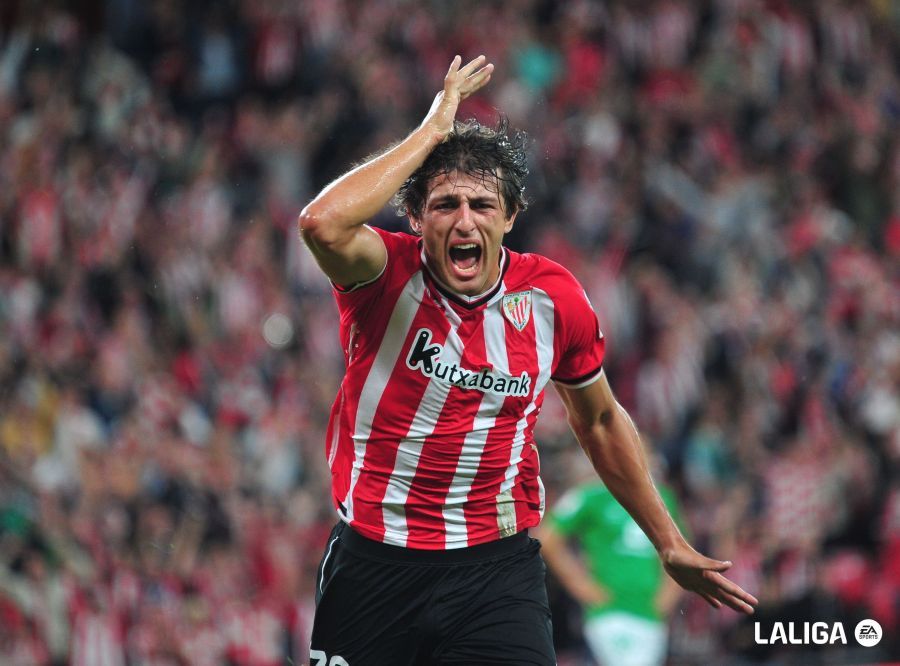El cachorro de Bermeo Unai Gómez celebra su gol en el Athletic Club - Real Betis.