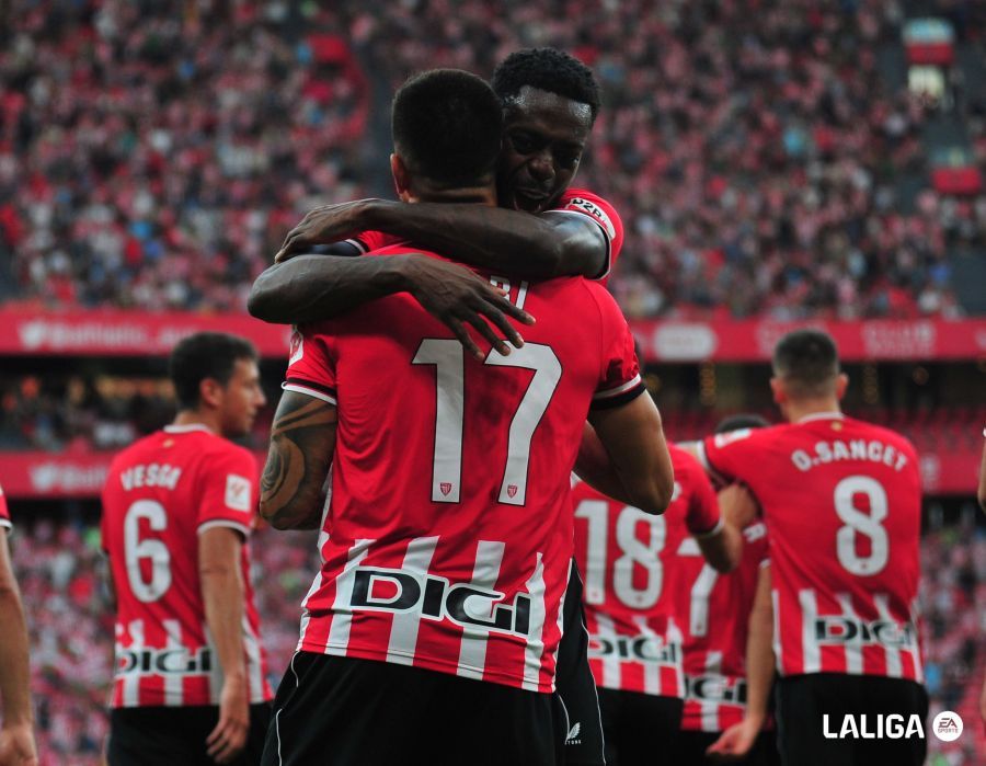 Yuri celebra con Iñaki Williams su gol en el Athletic Club - Getafe.