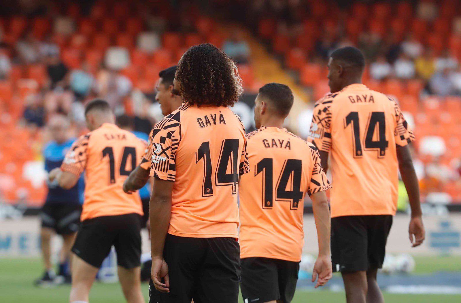  Camisetas de apoyo a Gayà