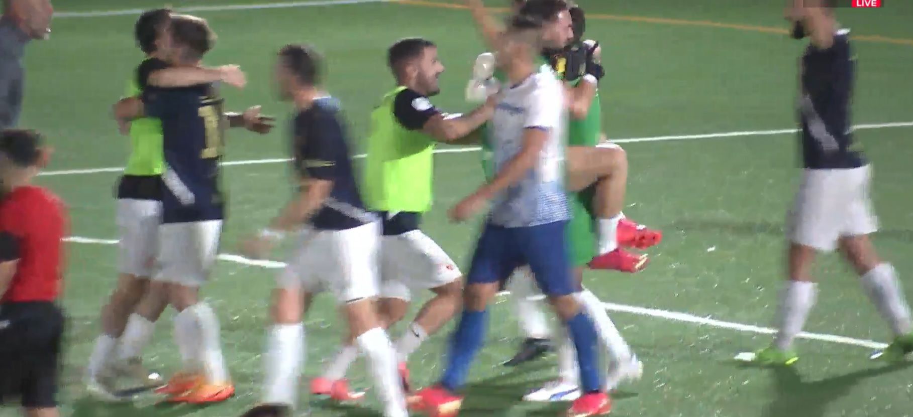 Los jugadores del Chiclana celebran su clasificación a Copa del Rey.