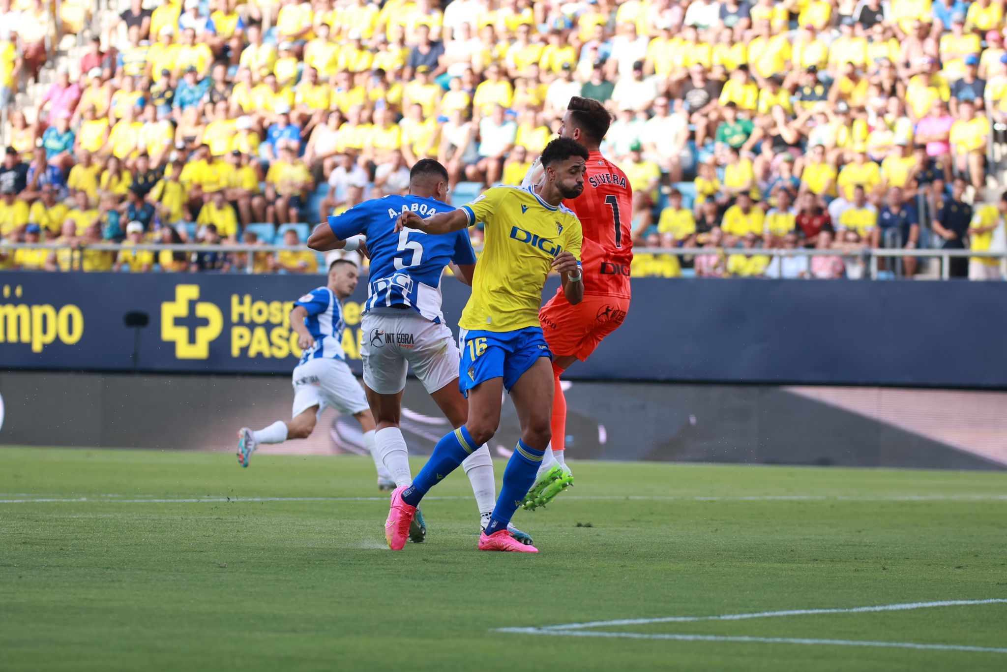 Chris Ramos, durante el Cádiz-Alavés (Foto: Cristo García).