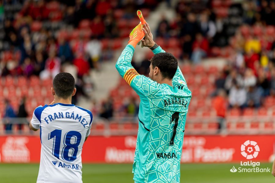  Cristian ante el Mirandés en Anduva.