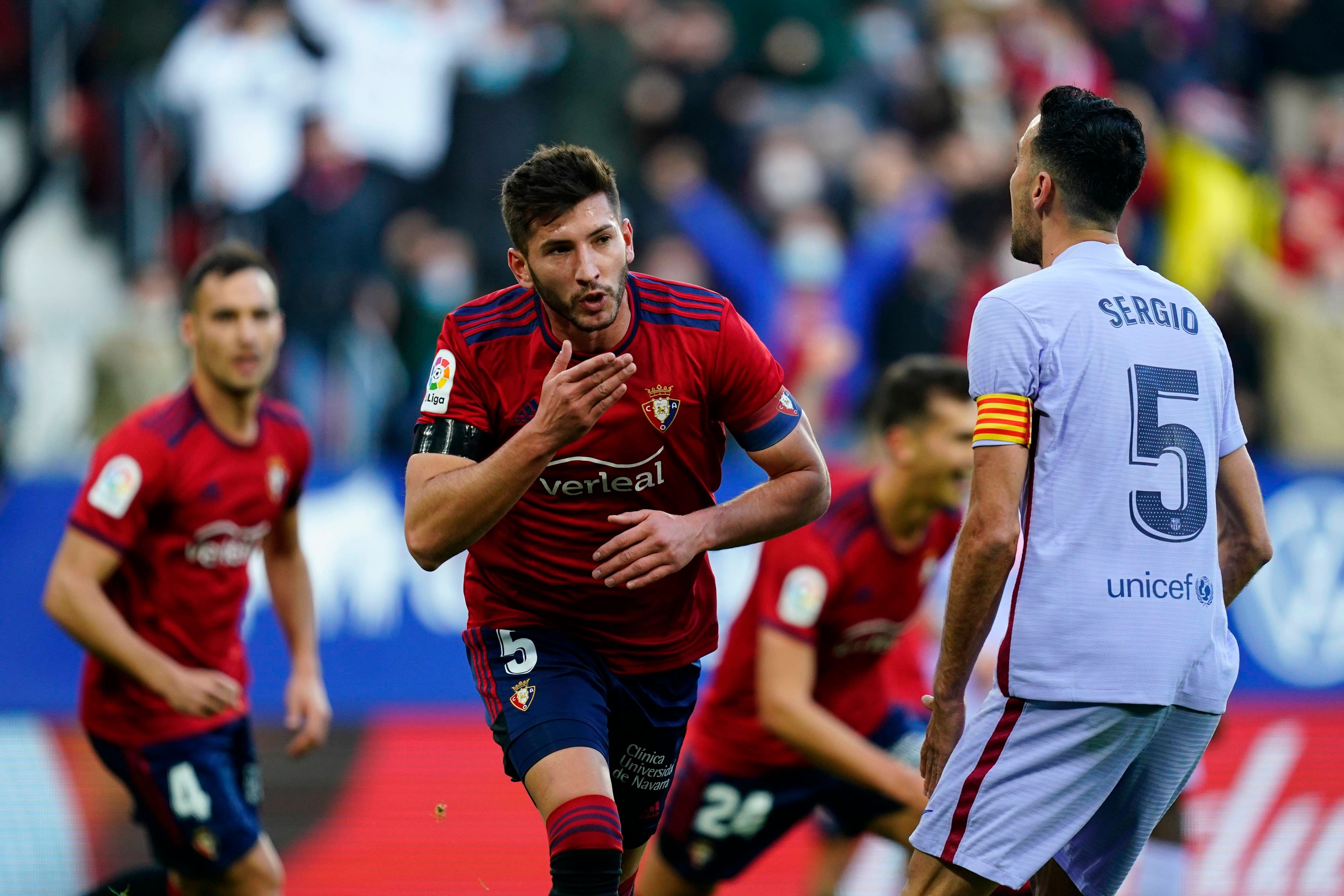  David García celebra un gol con Osasuna.