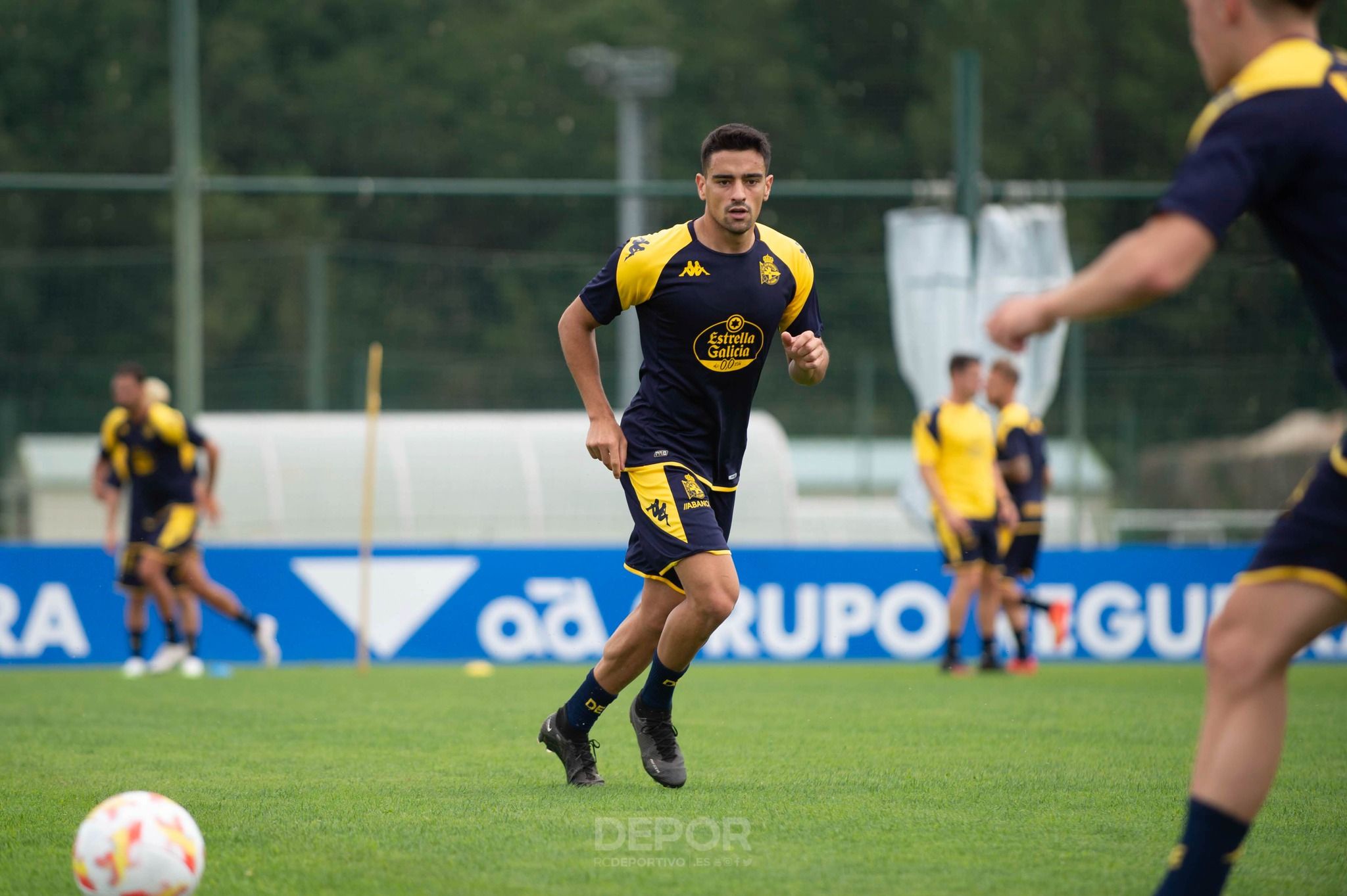 Davo entrenando con el Deportivo en Abegondo
