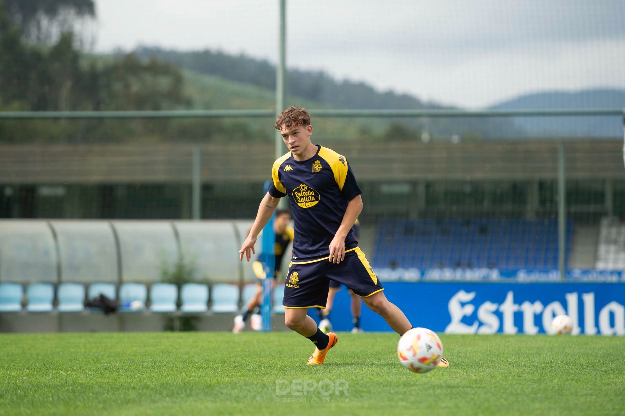Diego Gómez, entrenando con el Deportivo en Abegondo