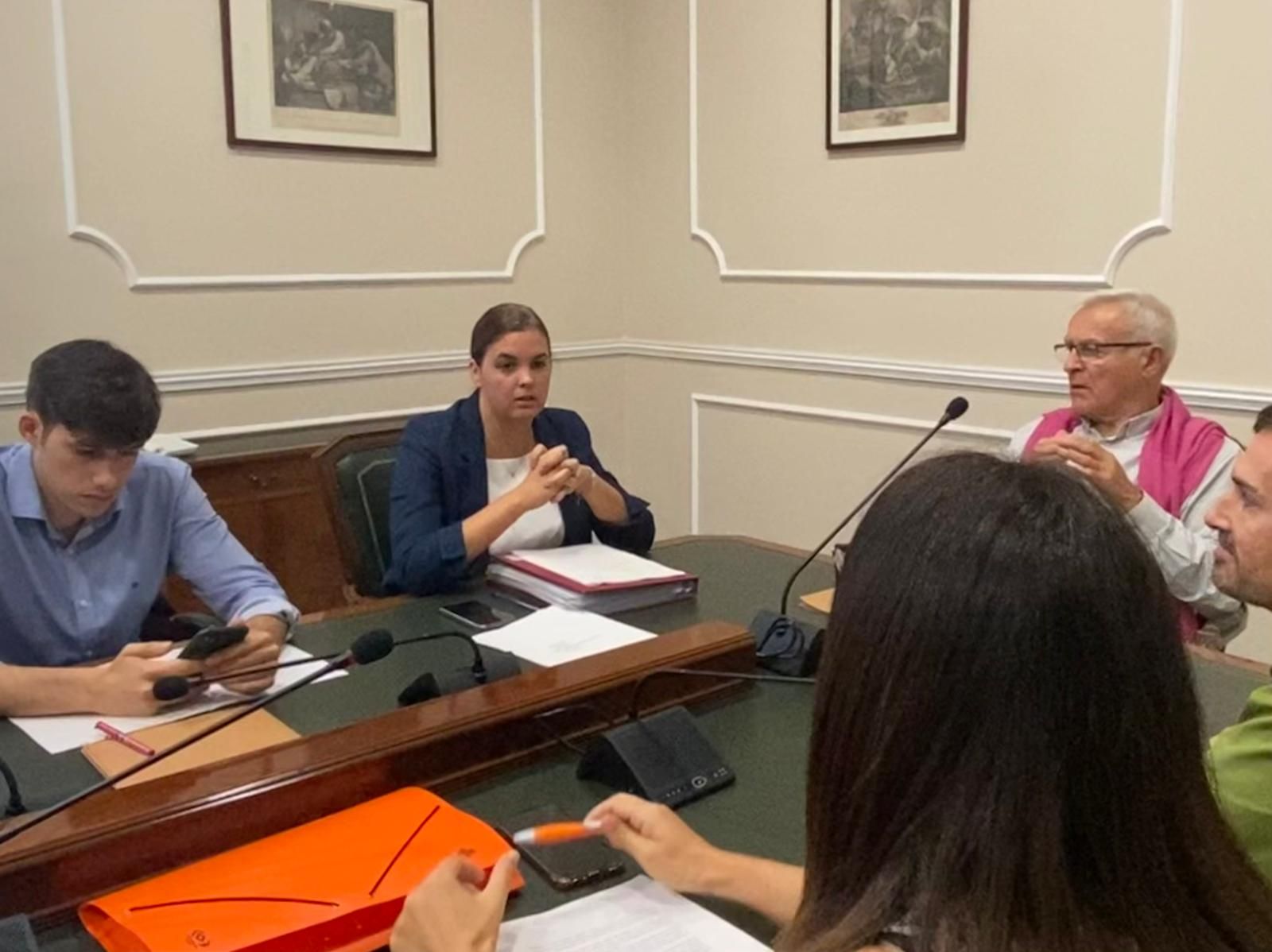  El Ayuntamiento no cede: Convenio con 70.000 espectadores, cubierta fotovoltaica y pagar el Polidep