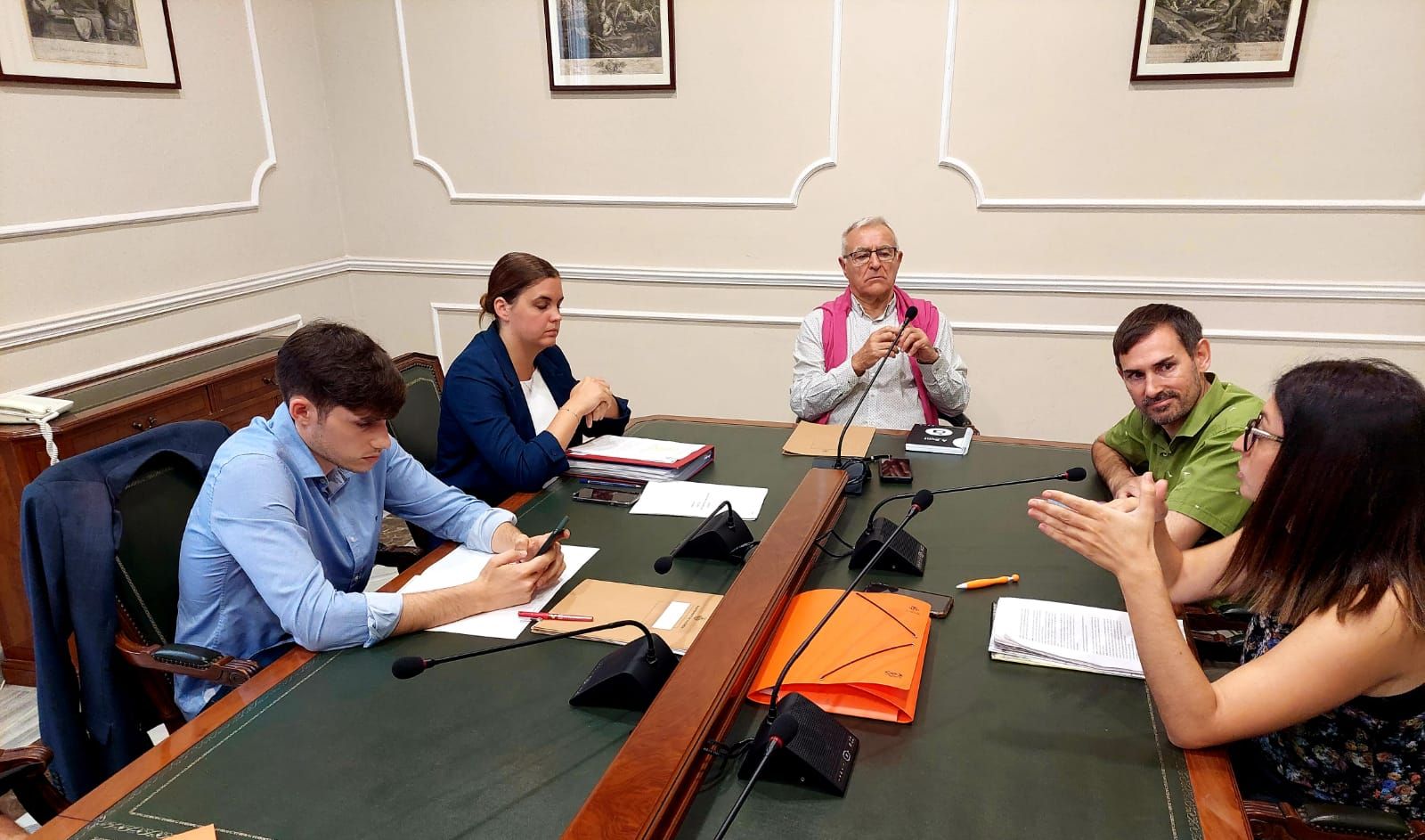  El Ayuntamiento no cede: Convenio con 70.000 espectadores, cubierta fotovoltaica y pagar el Polidep