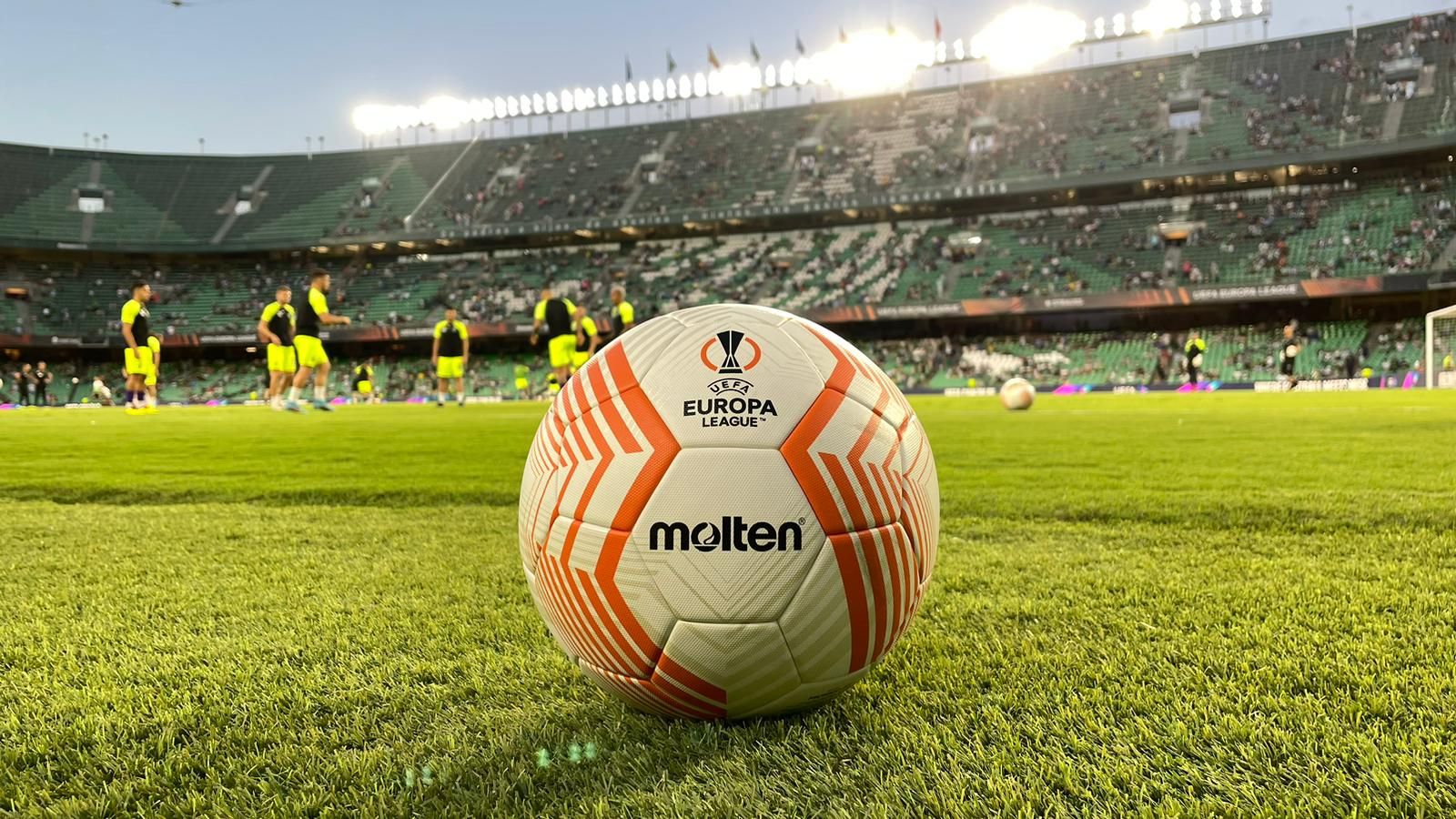  El balón oficial de la Europa League 22/23