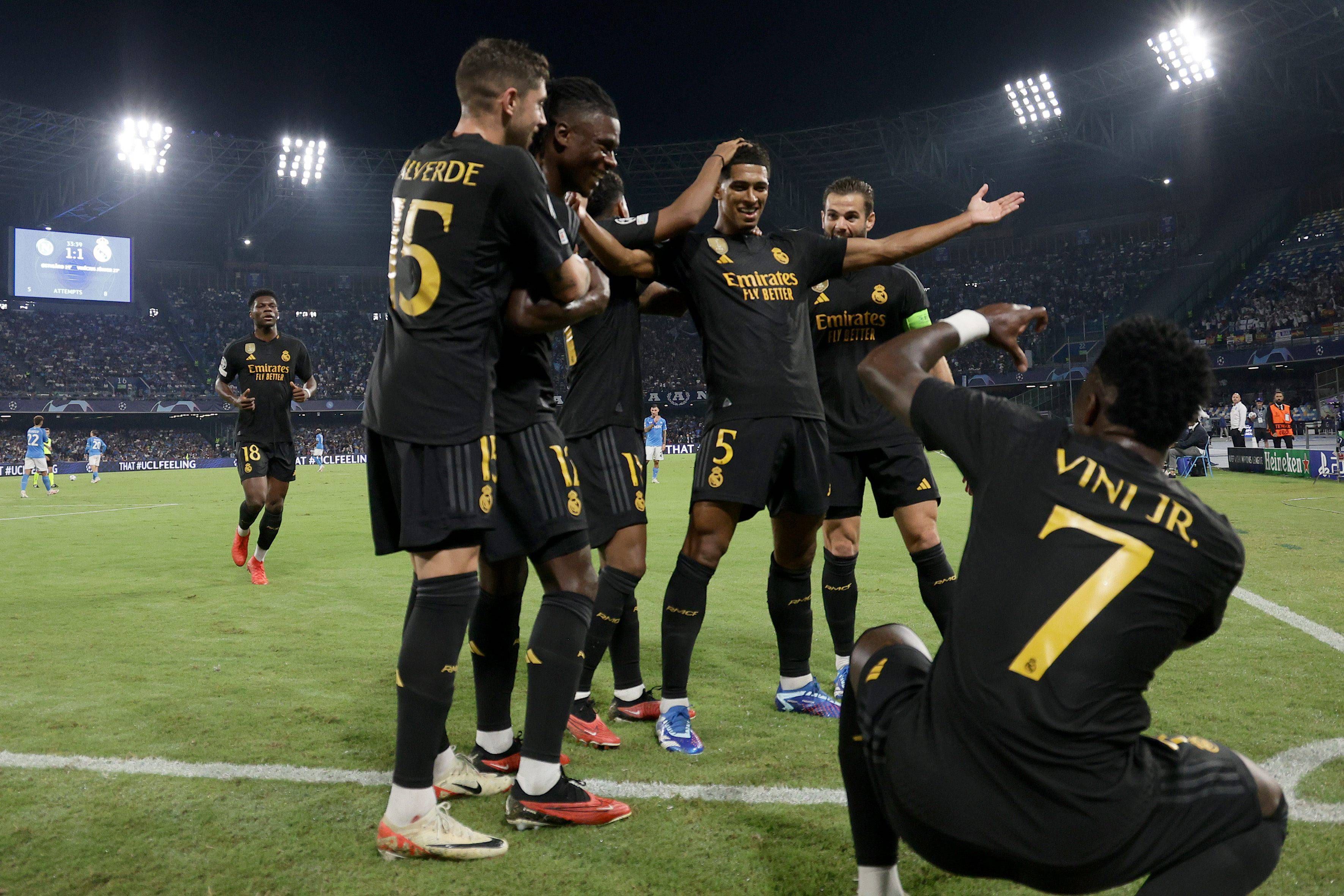  El Real Madrid celebra el gol de Jude Bellingham ante el Nápoles.