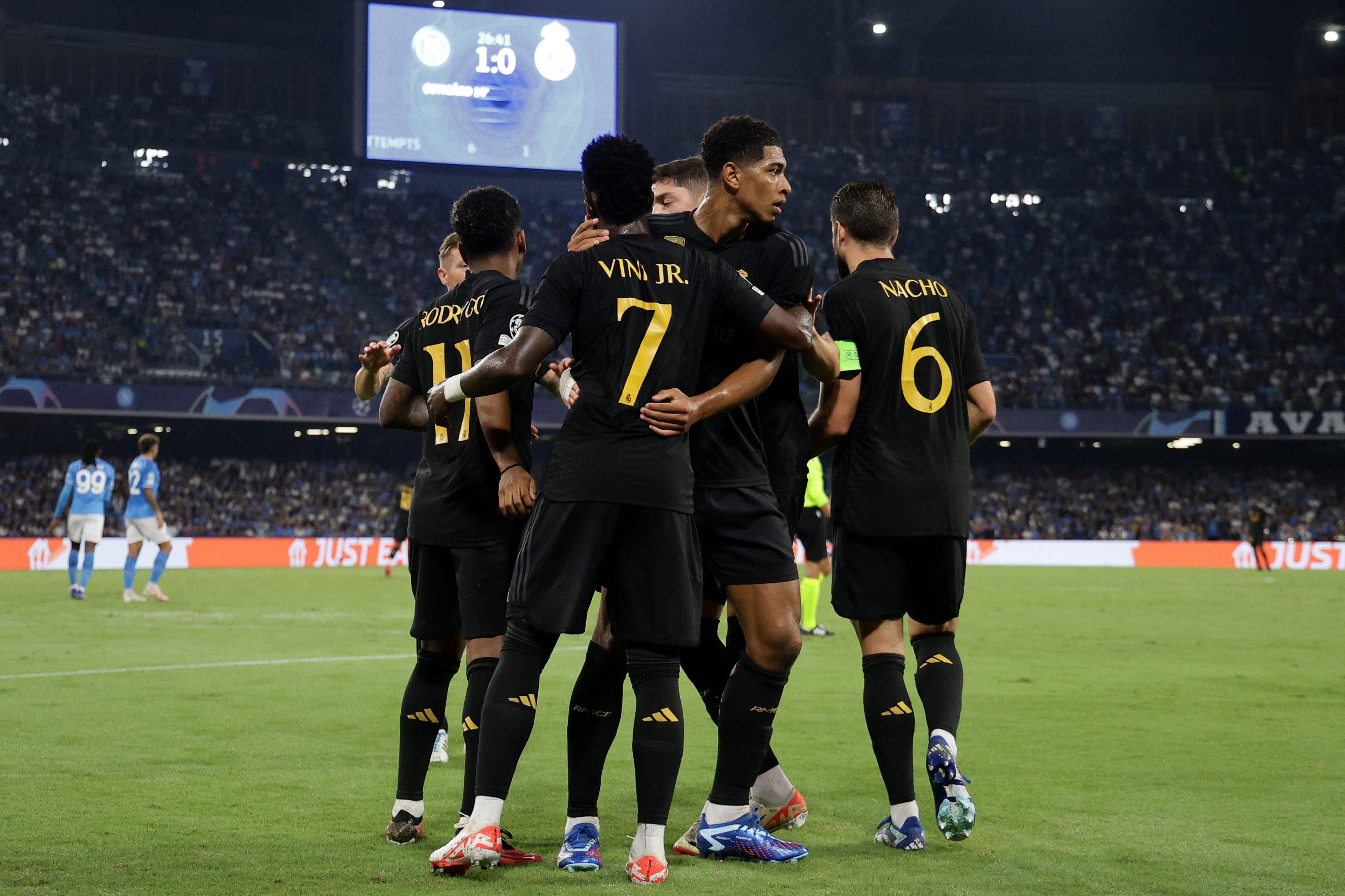 El Real Madrid celebrando un gol en Nápoles.