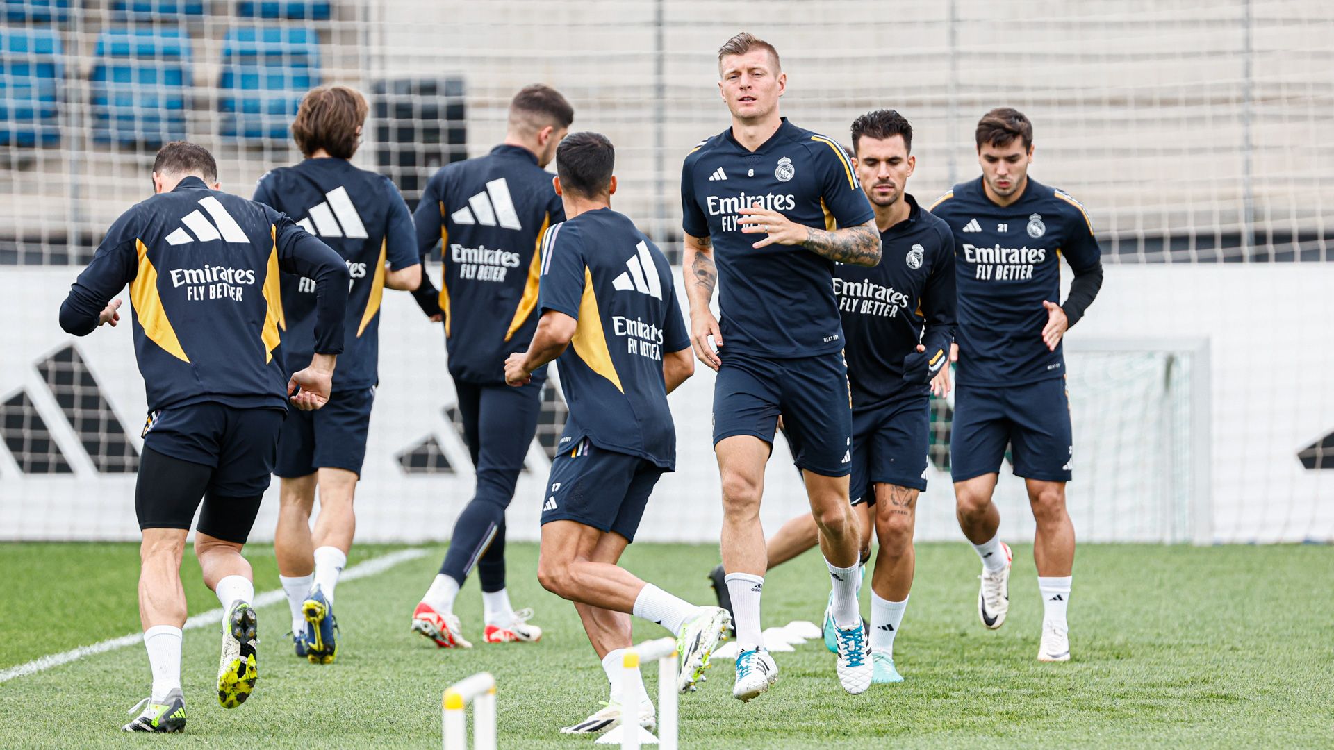  El Real Madrid entrena para prepararse para el partido ante la Real Sociedad.