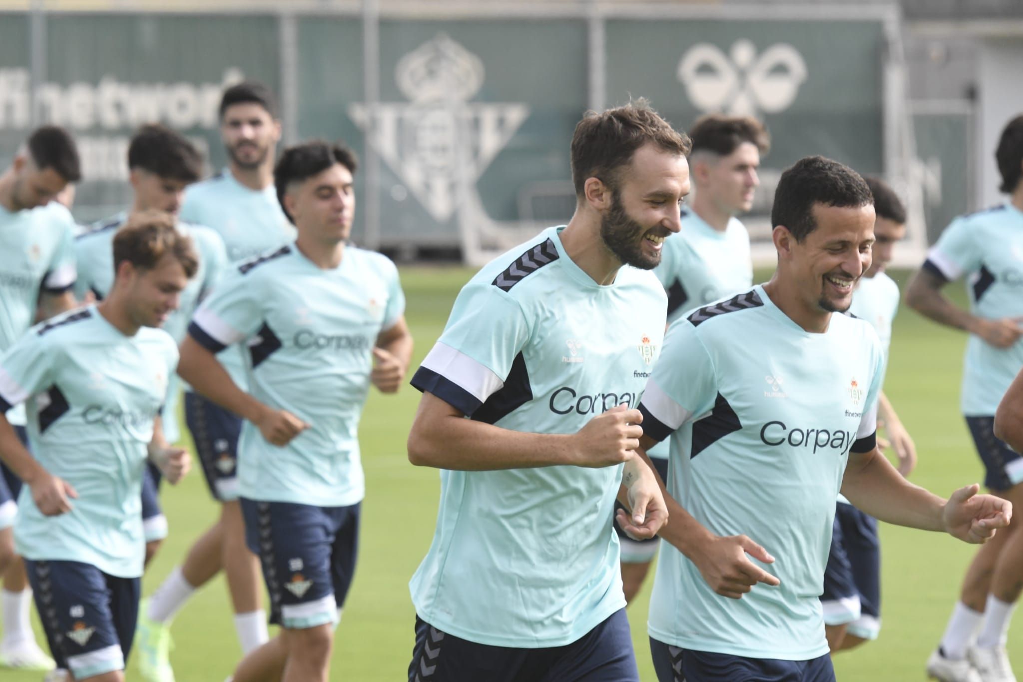 Pezzella y Luiz Felipe, en el entrenamiento de este martes.