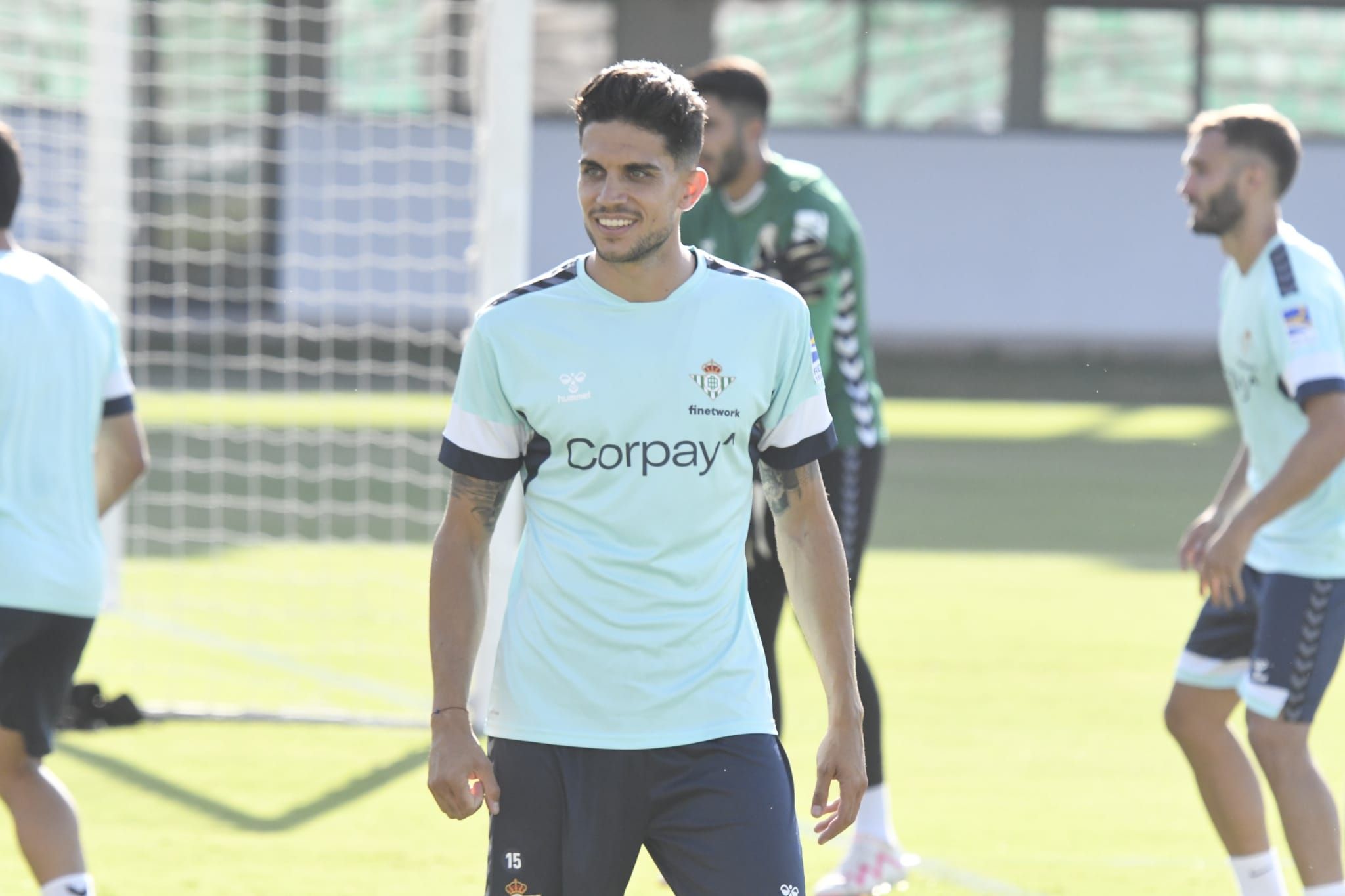 Marc Bartra vuelve a entrenar con el Betis.