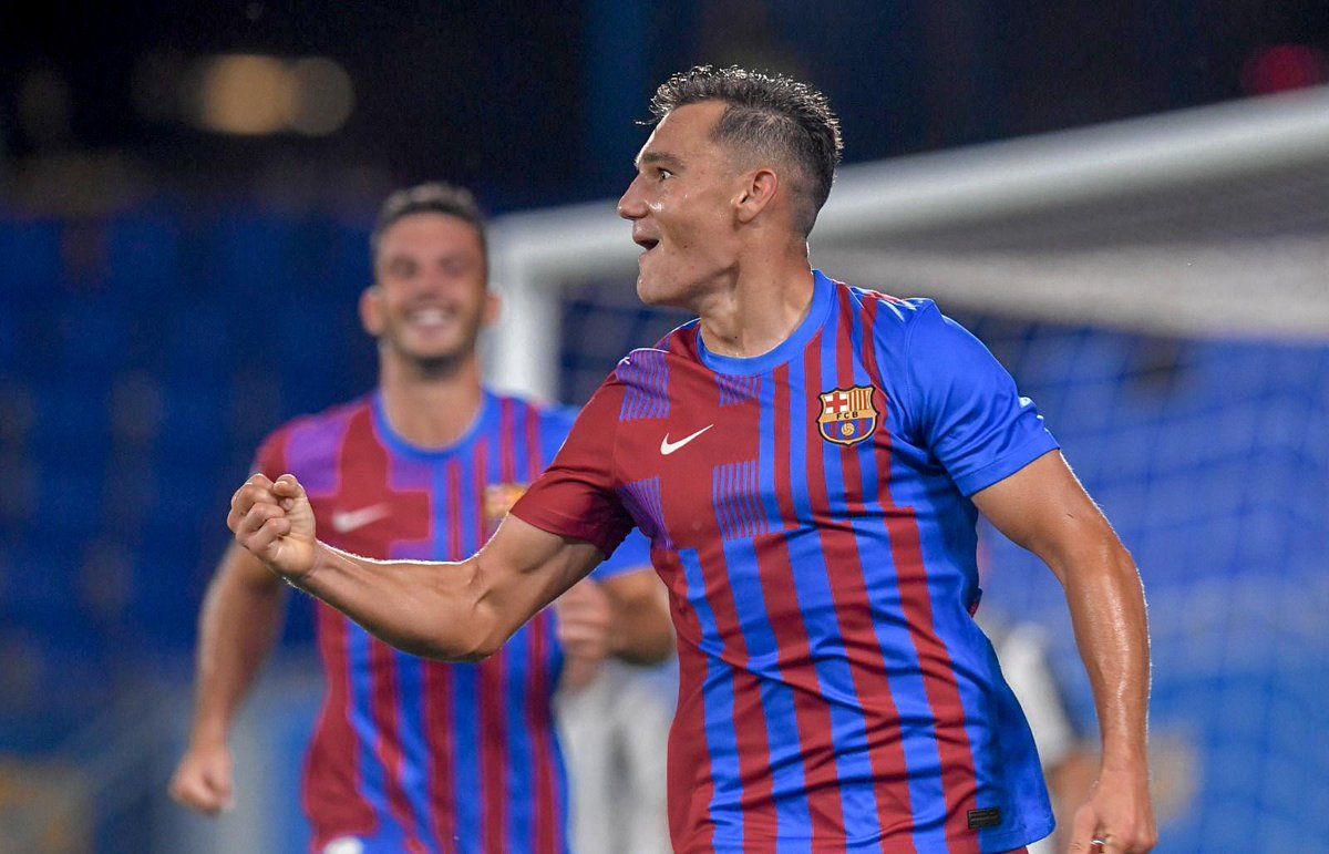 Ferran Jutglà celebra un gol con el Barça B.