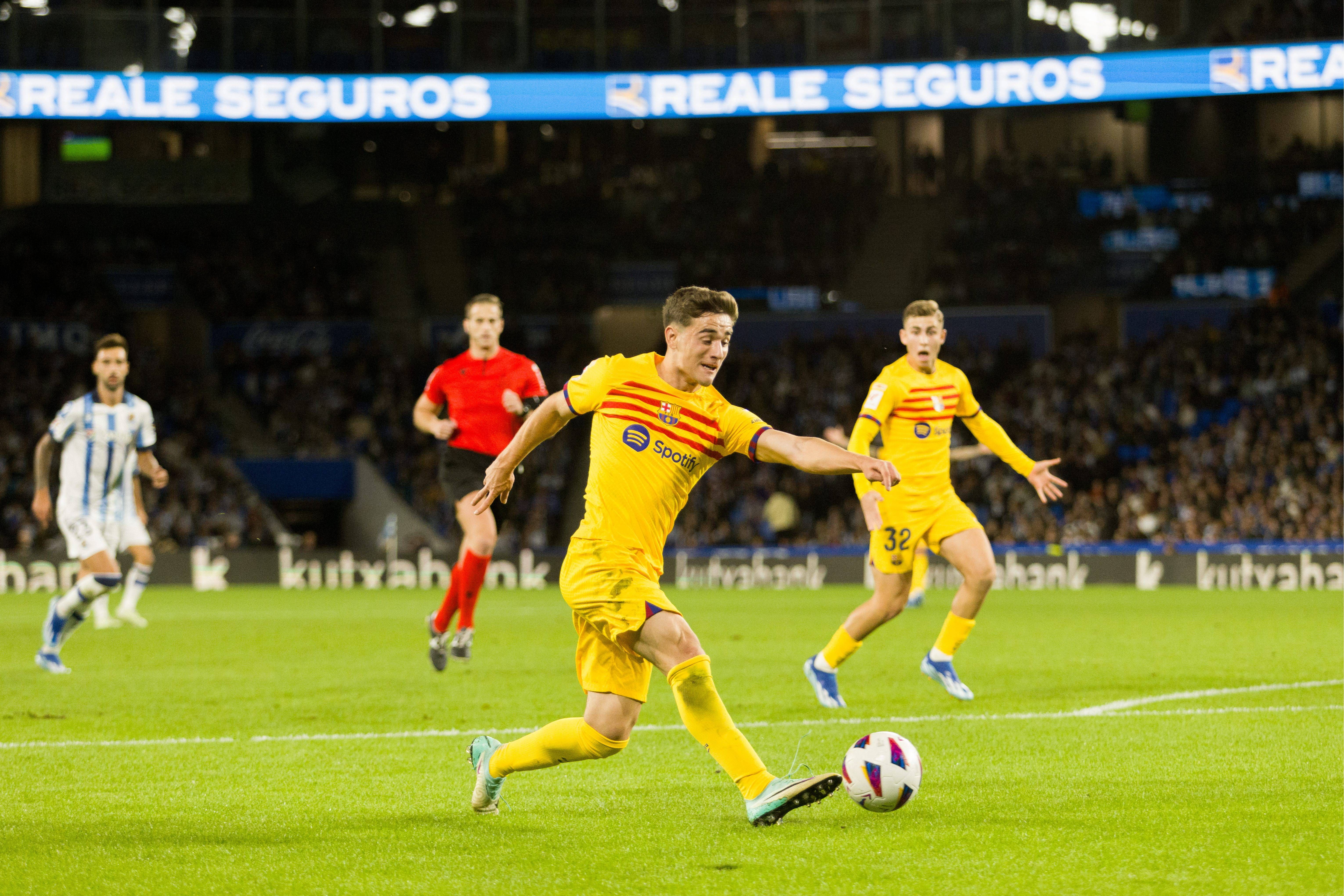  Gavi busca el disparo en el Real Sociedad-Barcelona (FOTO: Cordón Press).