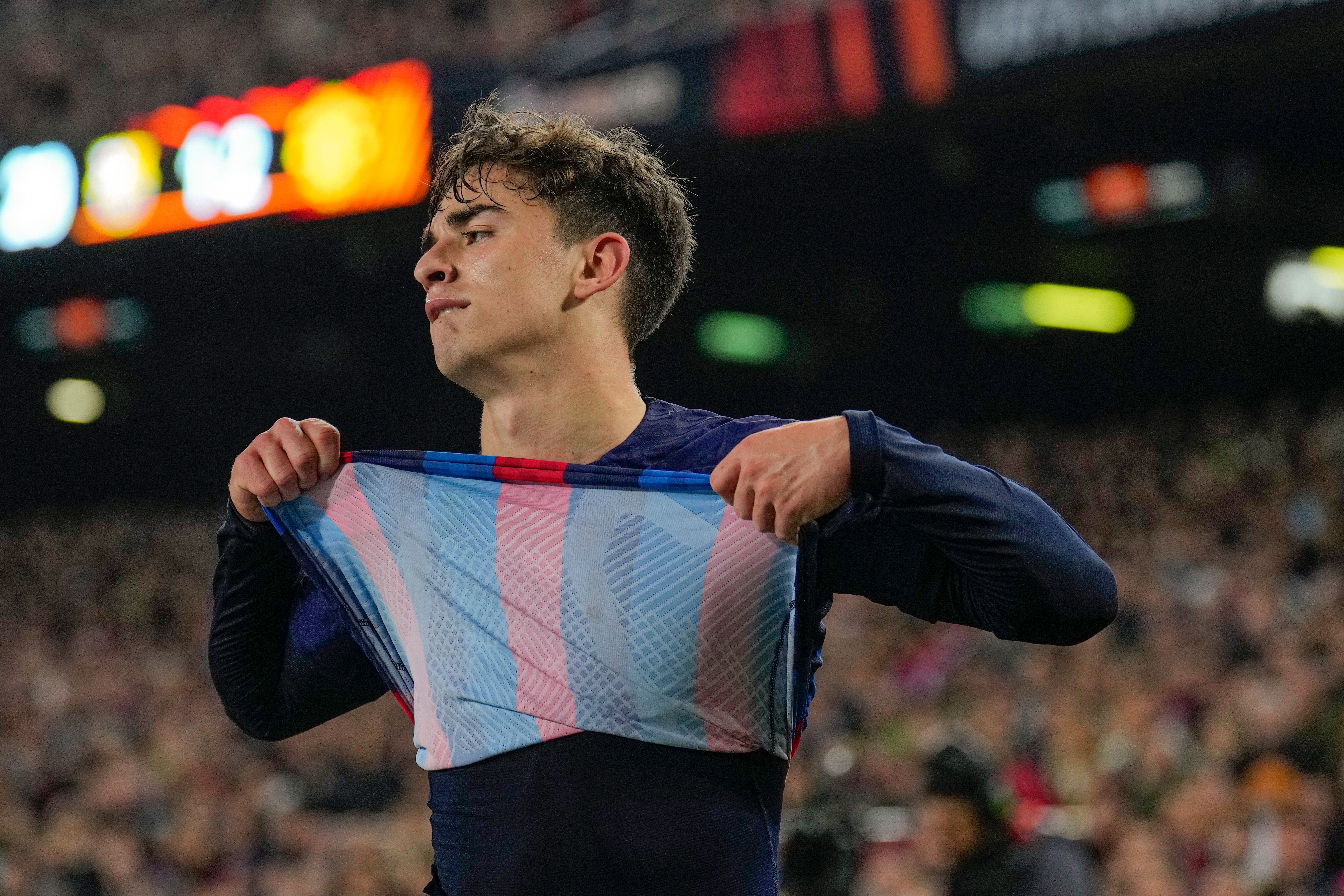  Gavi se lamenta de una ocasión en el Barça-United.