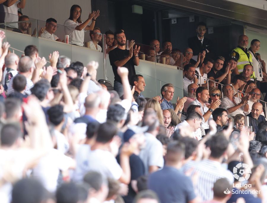  Gayà ante el Girona en Mestalla..