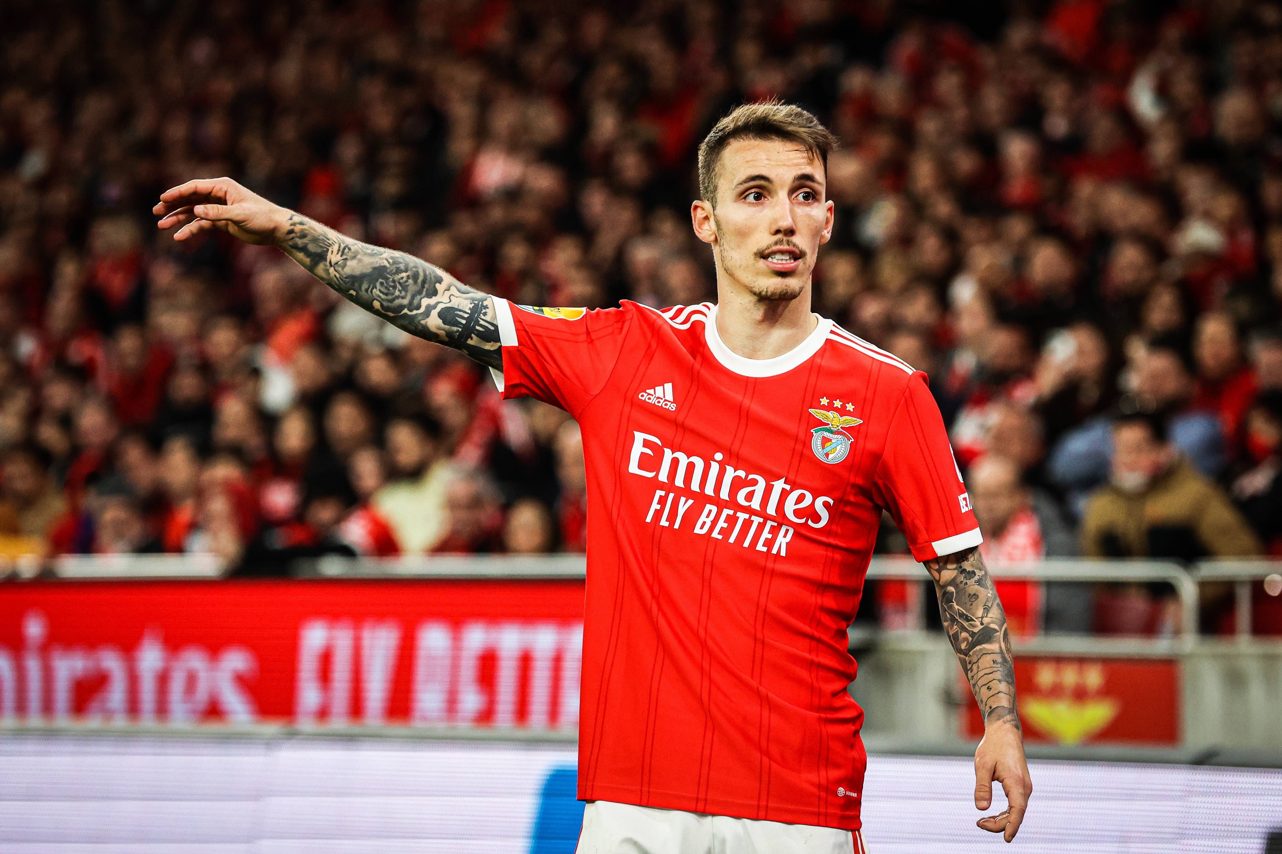  Grimaldo, en un partido con el Benfica.