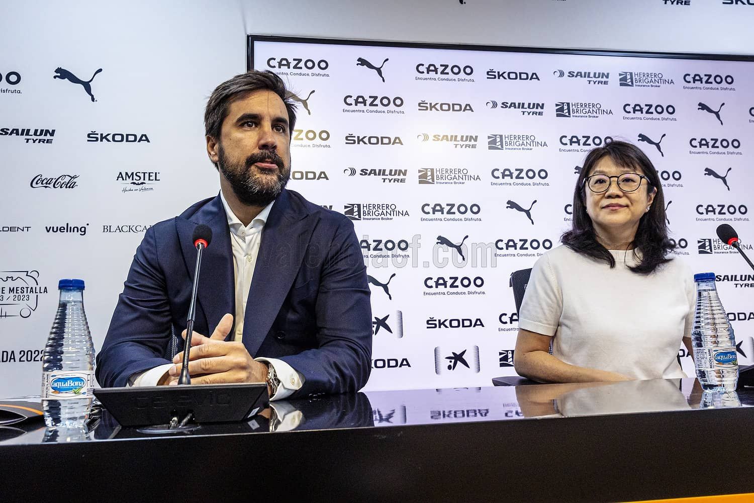  Javier Solís y Layhoon Chan