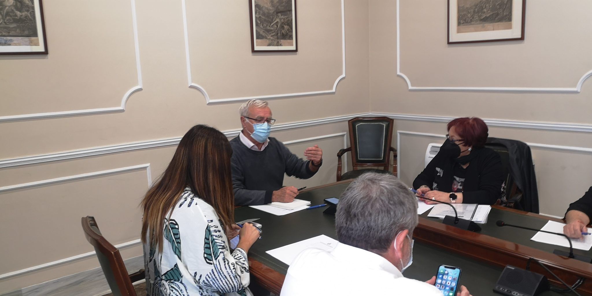  Joan Ribó reunido con los vecinos cuando se trató el tema de Mestalla.