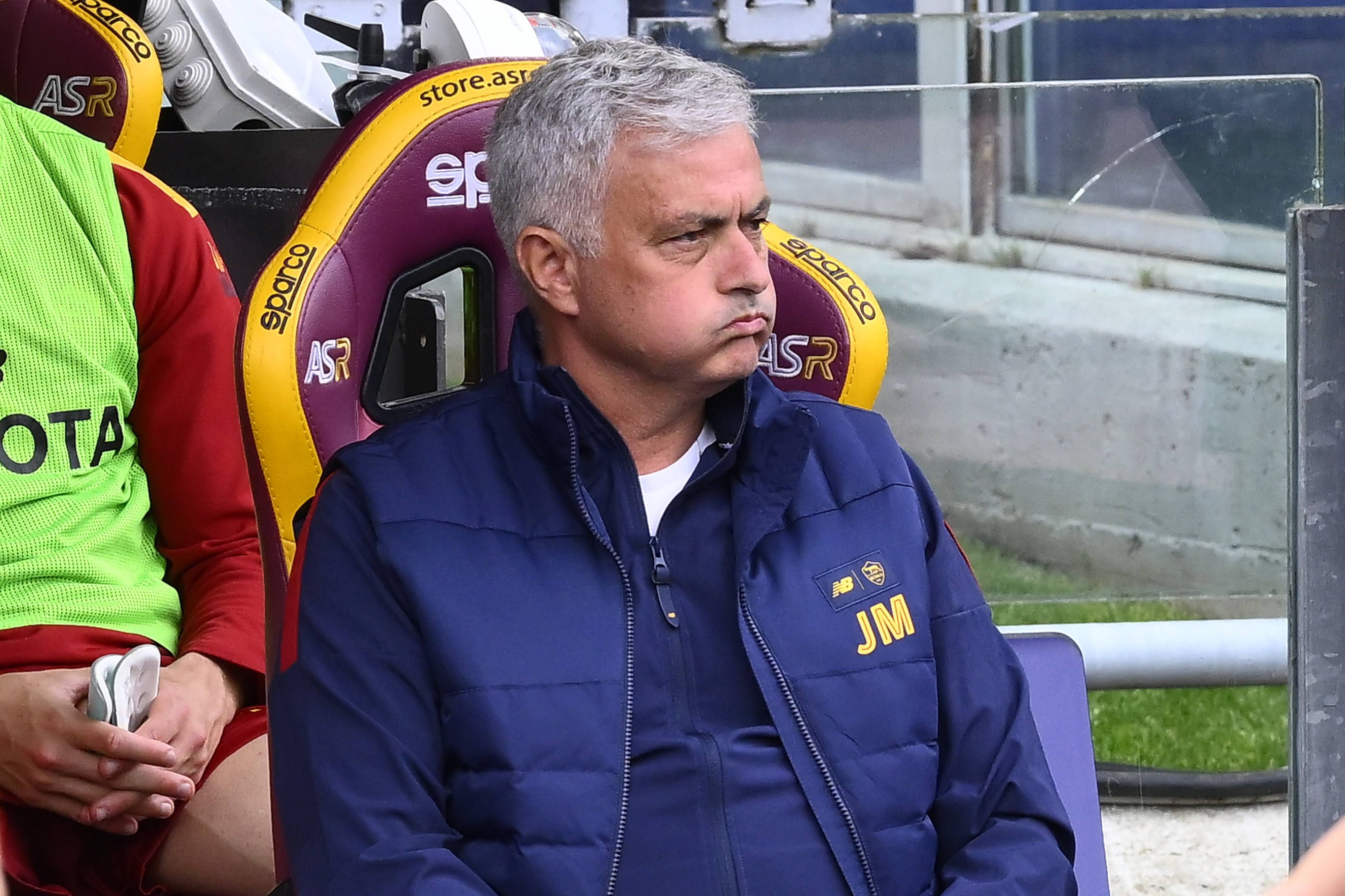 José Mourinho, en el banquillo durante un partido de la Roma.