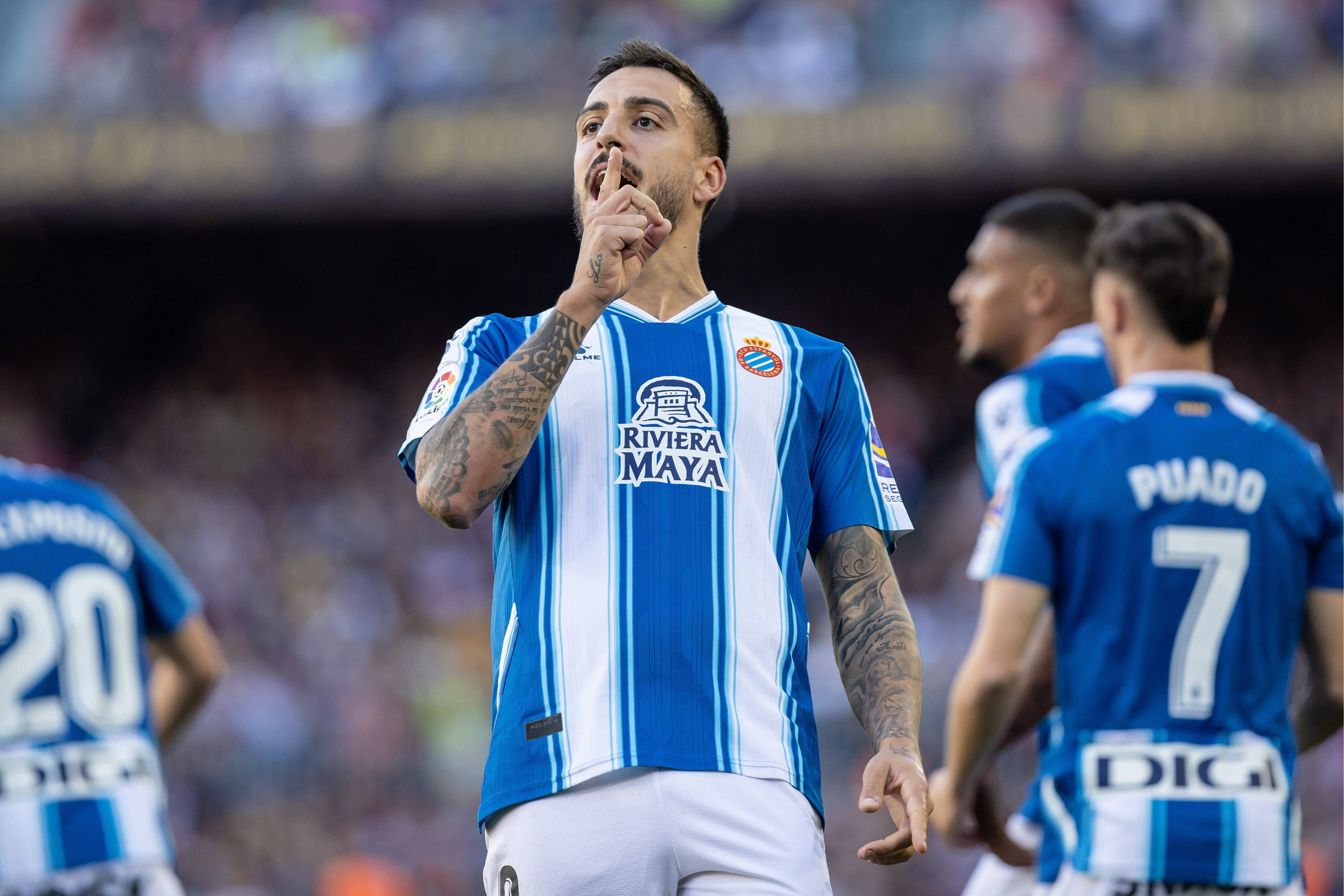  Joselu manda callar al Camp Nou.