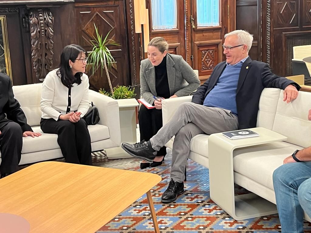  Kiat Lim, Layhoon y Ribó hablan sobre el convenio