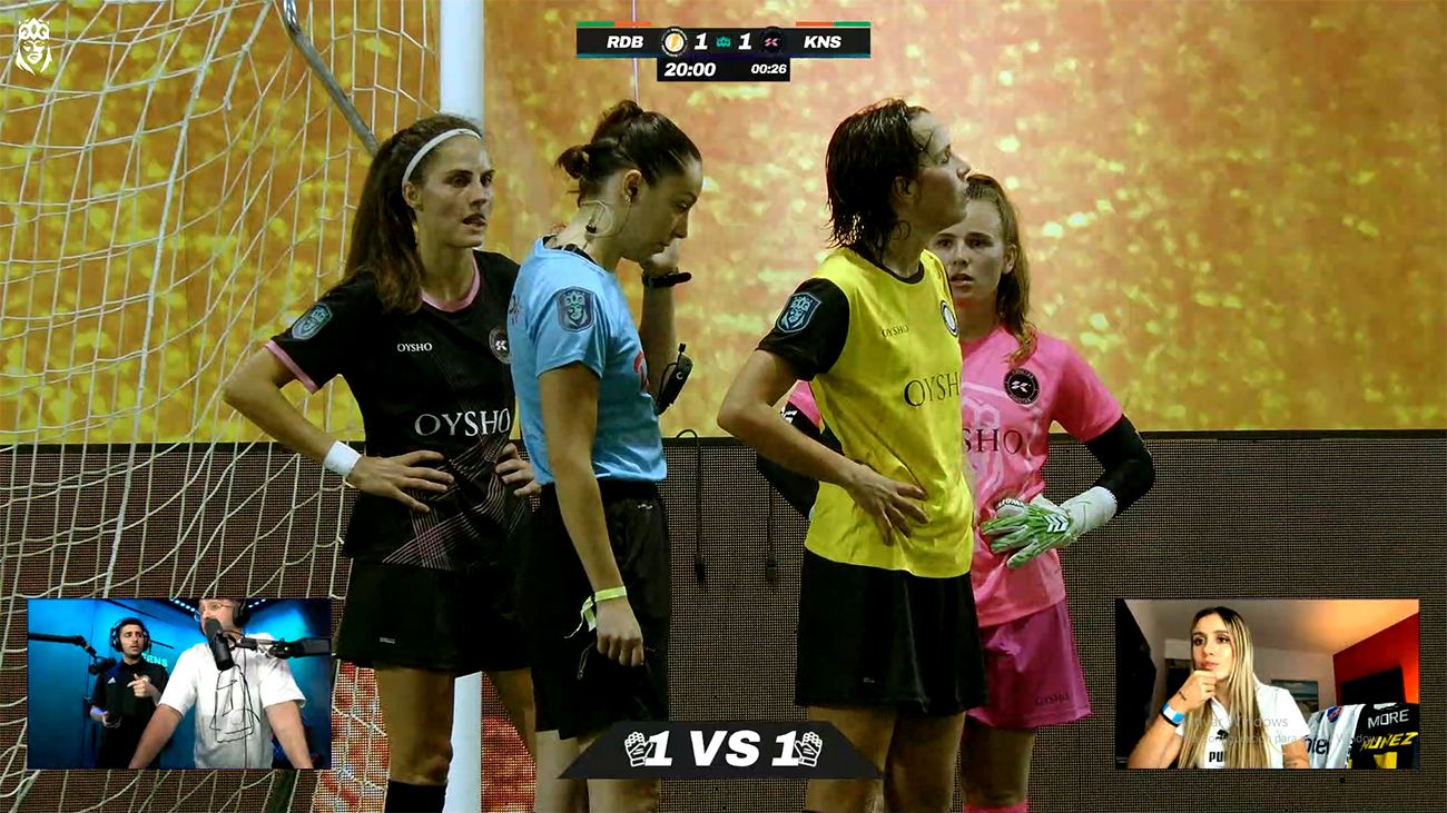  Kunitas vio como expulsaban a sus dos porteras en el 1v1