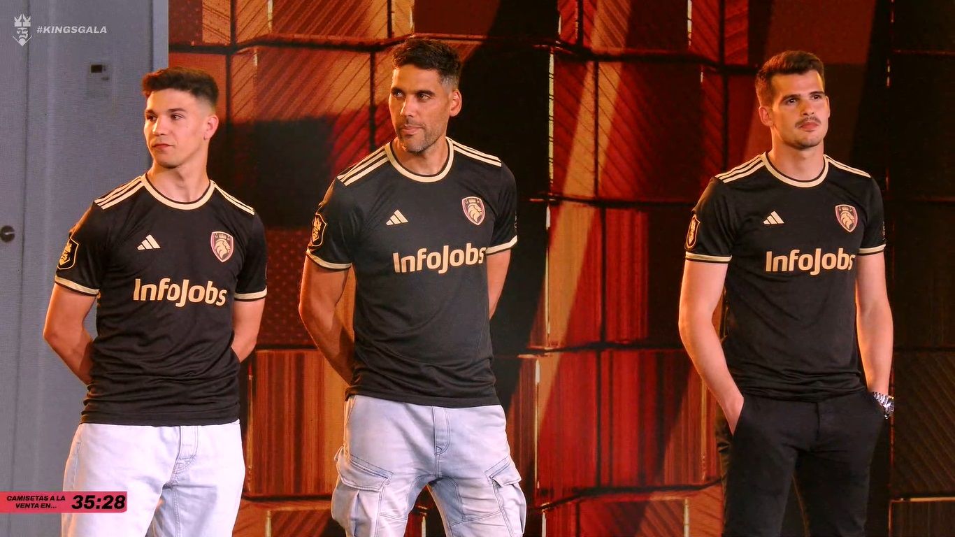  Negro y oro, Ultimate Móstoles repite estilo.