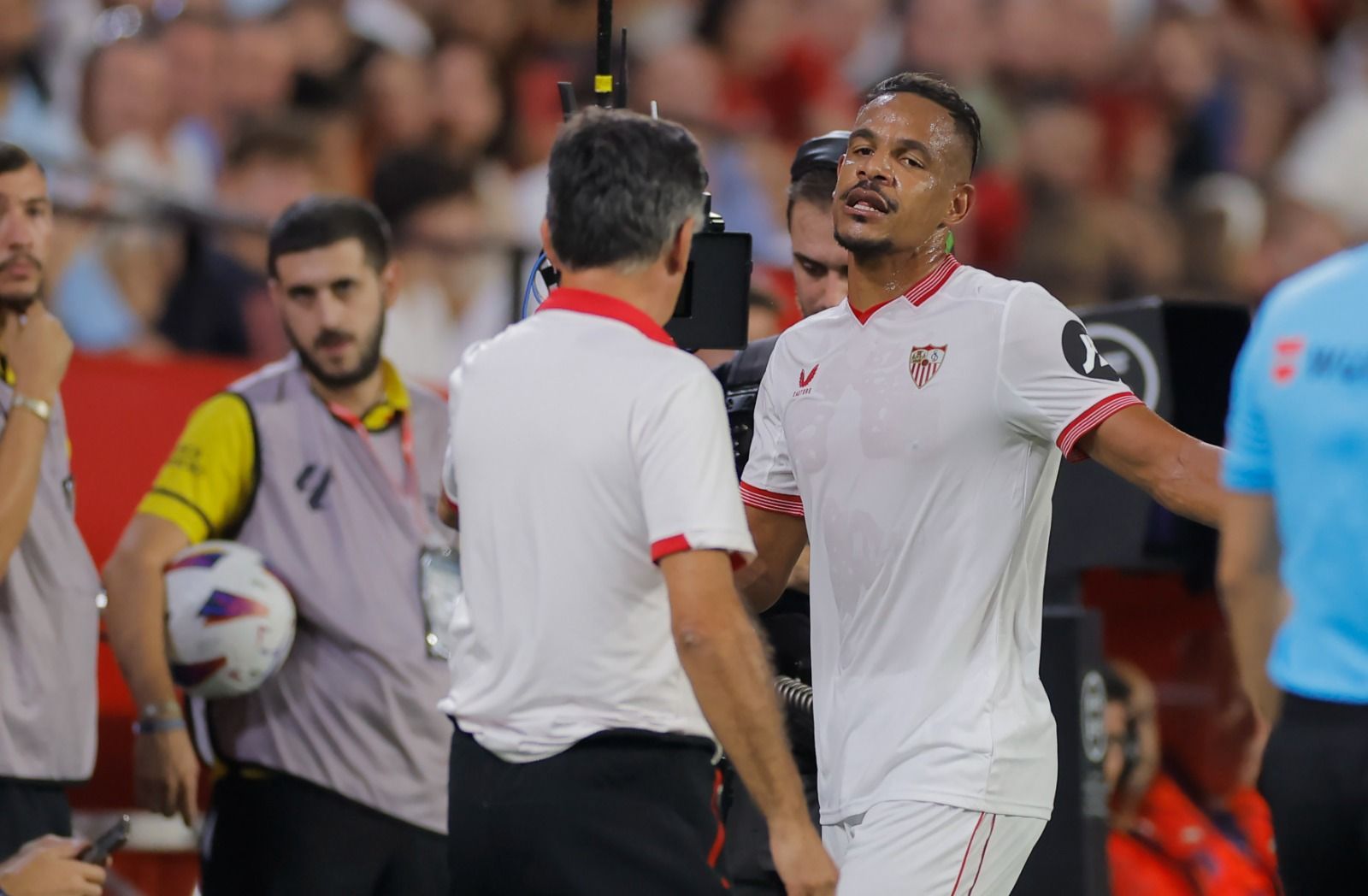 Las miradas entre ambos en el cambio