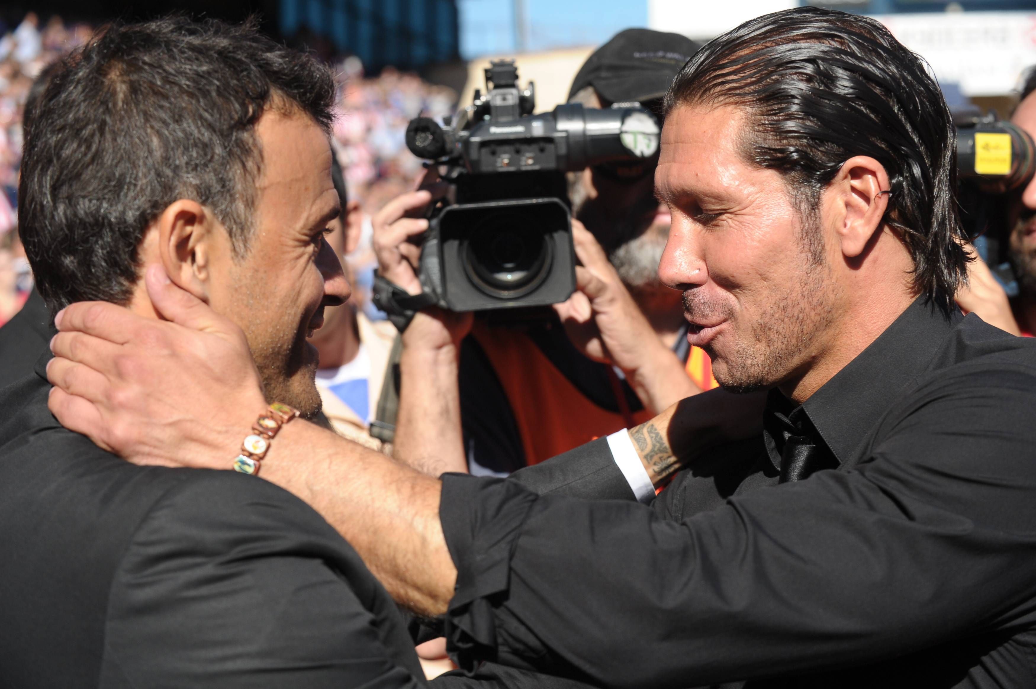 Luis Enrique y Simeone se saludan antes de un Atlético-Celta.