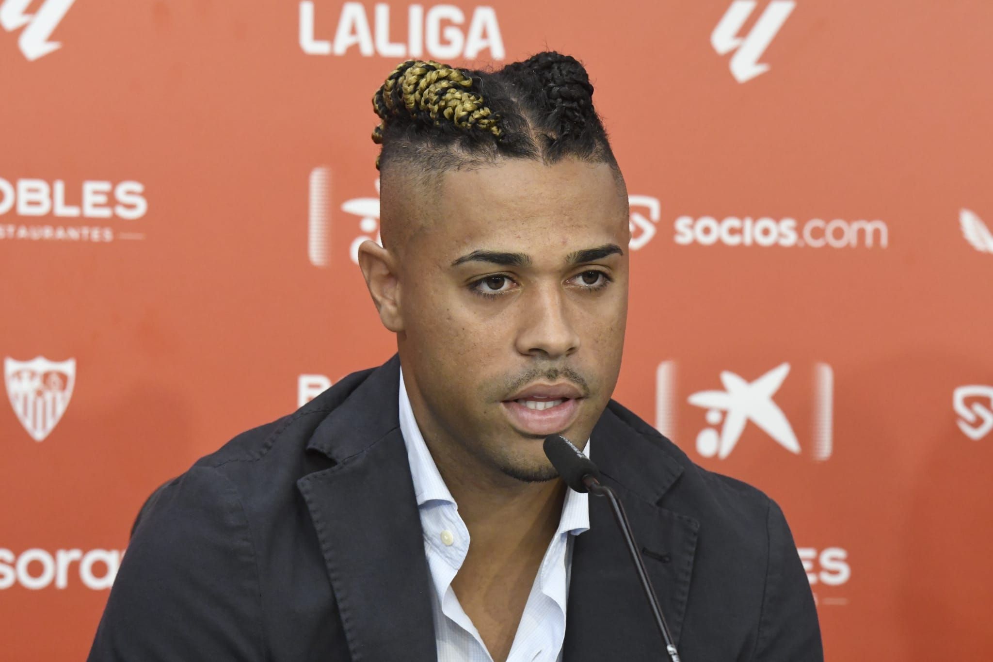 Mariano Díaz, en su presentación con el Sevilla.