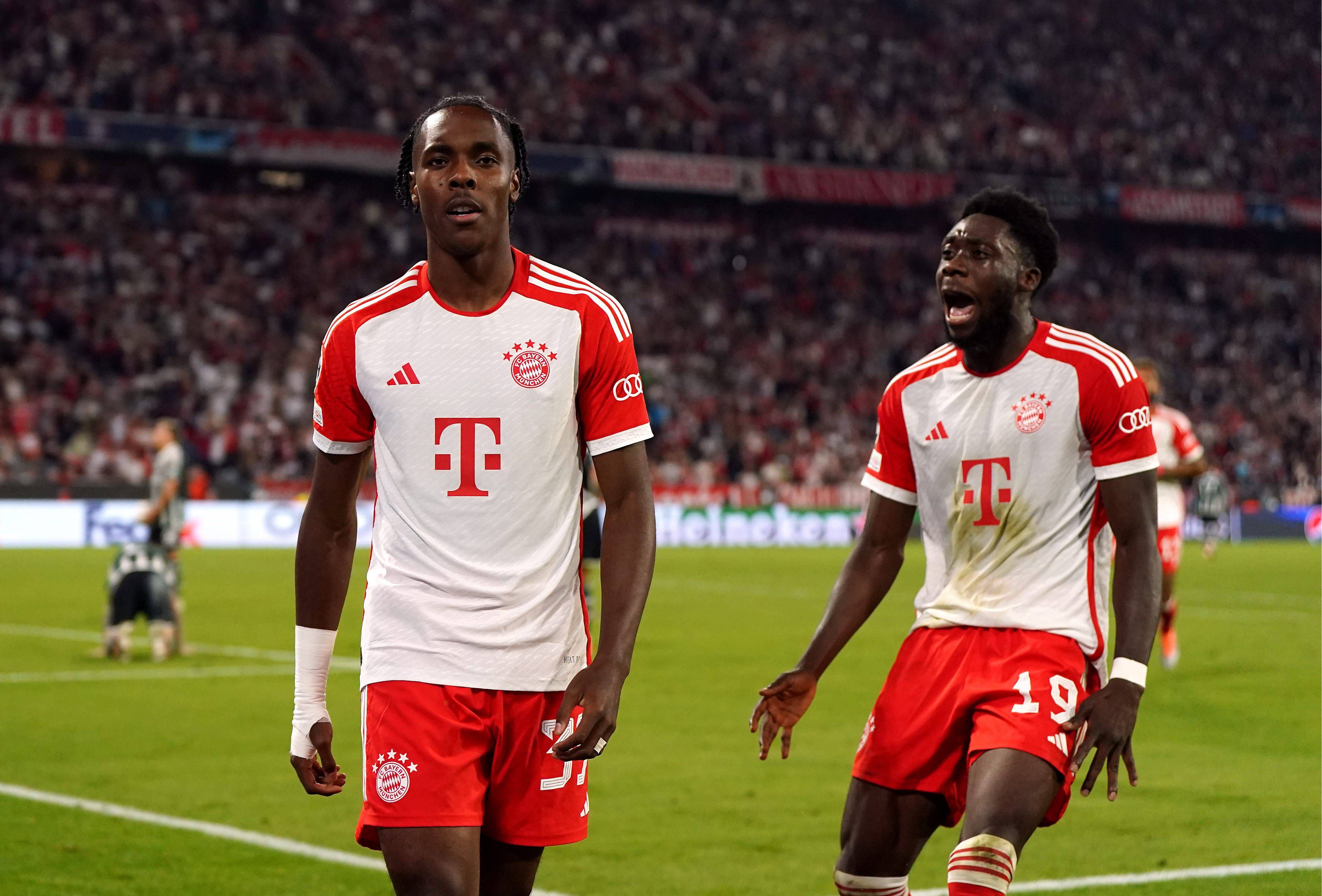  Mathys Tel, tras marcar un gol con el Bayern (Cordon Press)