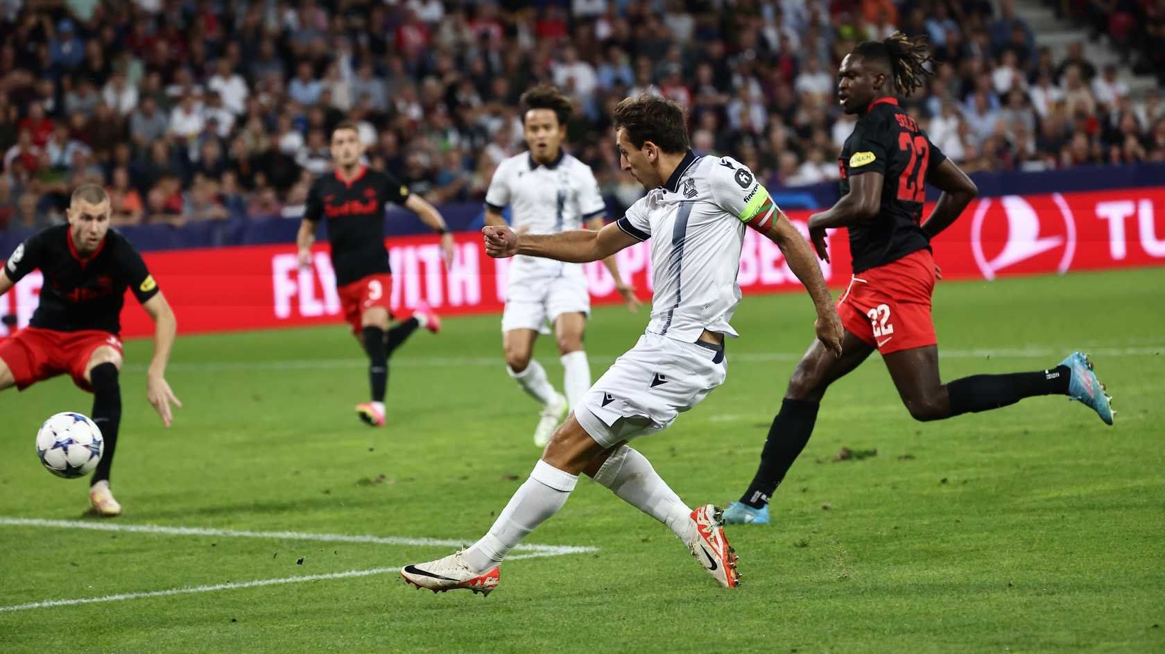 Mikel Oyarzabal anotó el 0-1 para la Real Sociedad en Salzburgo.