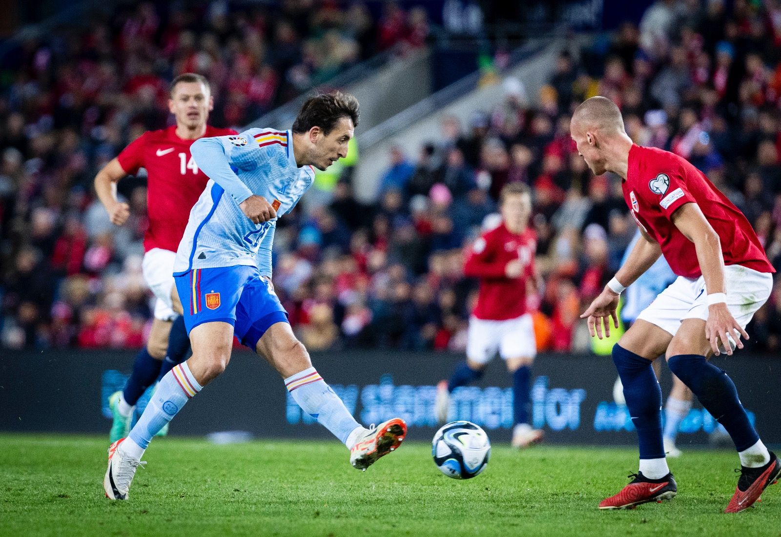 Mikel Oyarzabal jugó la segunda parte ante Noruega.