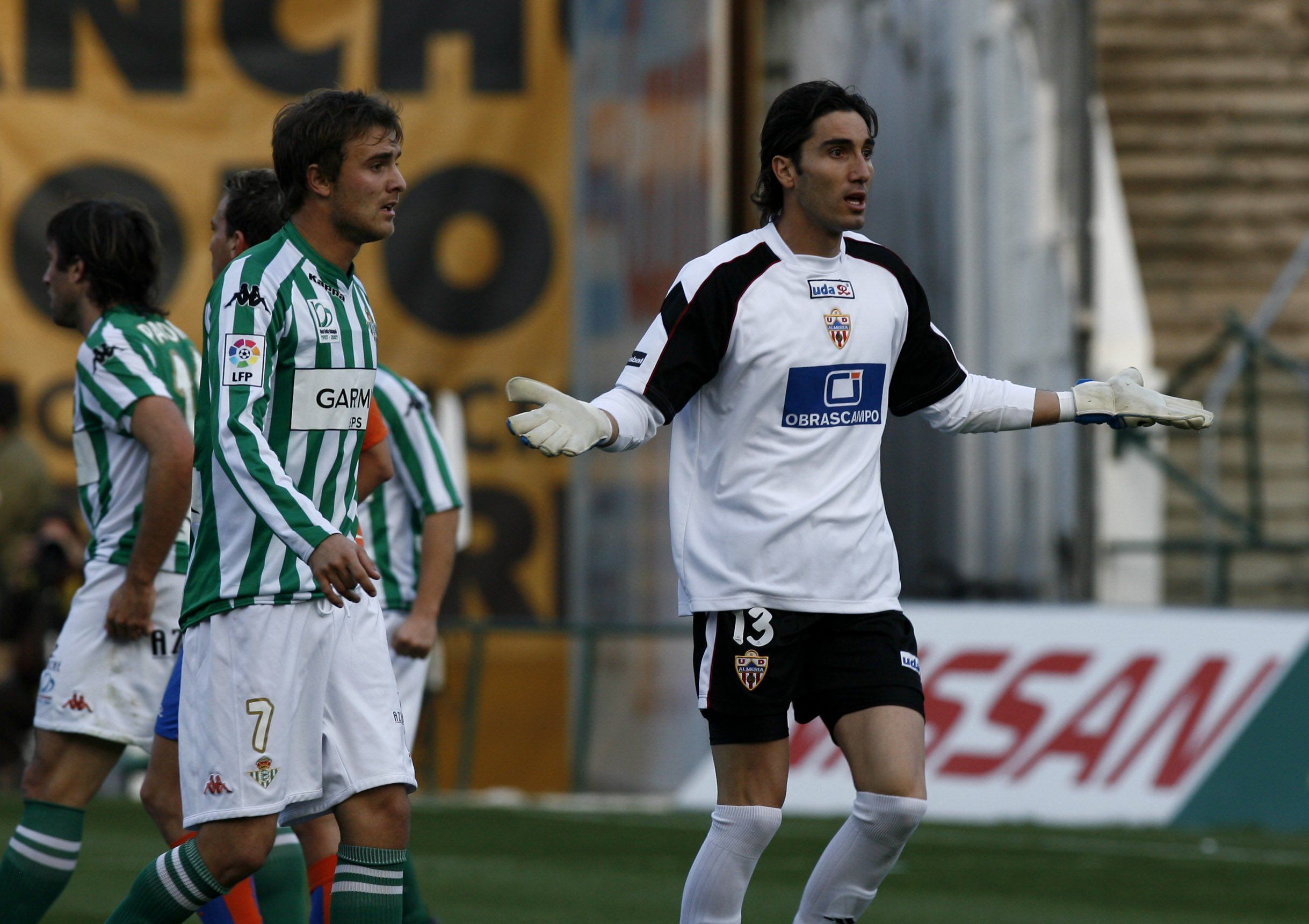 Cobeño, jugando con el Almería.
