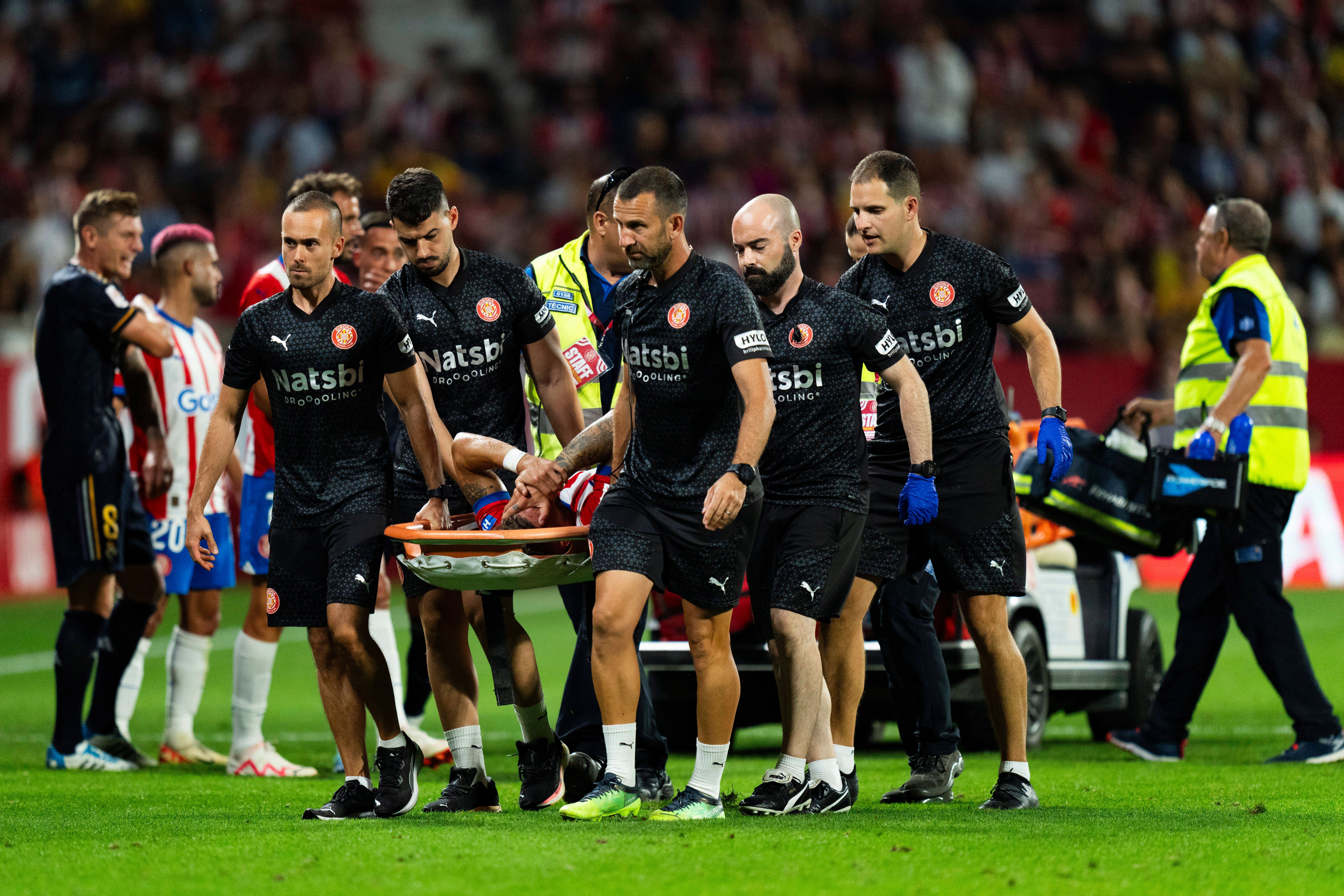  Portu tuvo que ser retirado en camilla del terreno de juego tras la falta de Nacho.