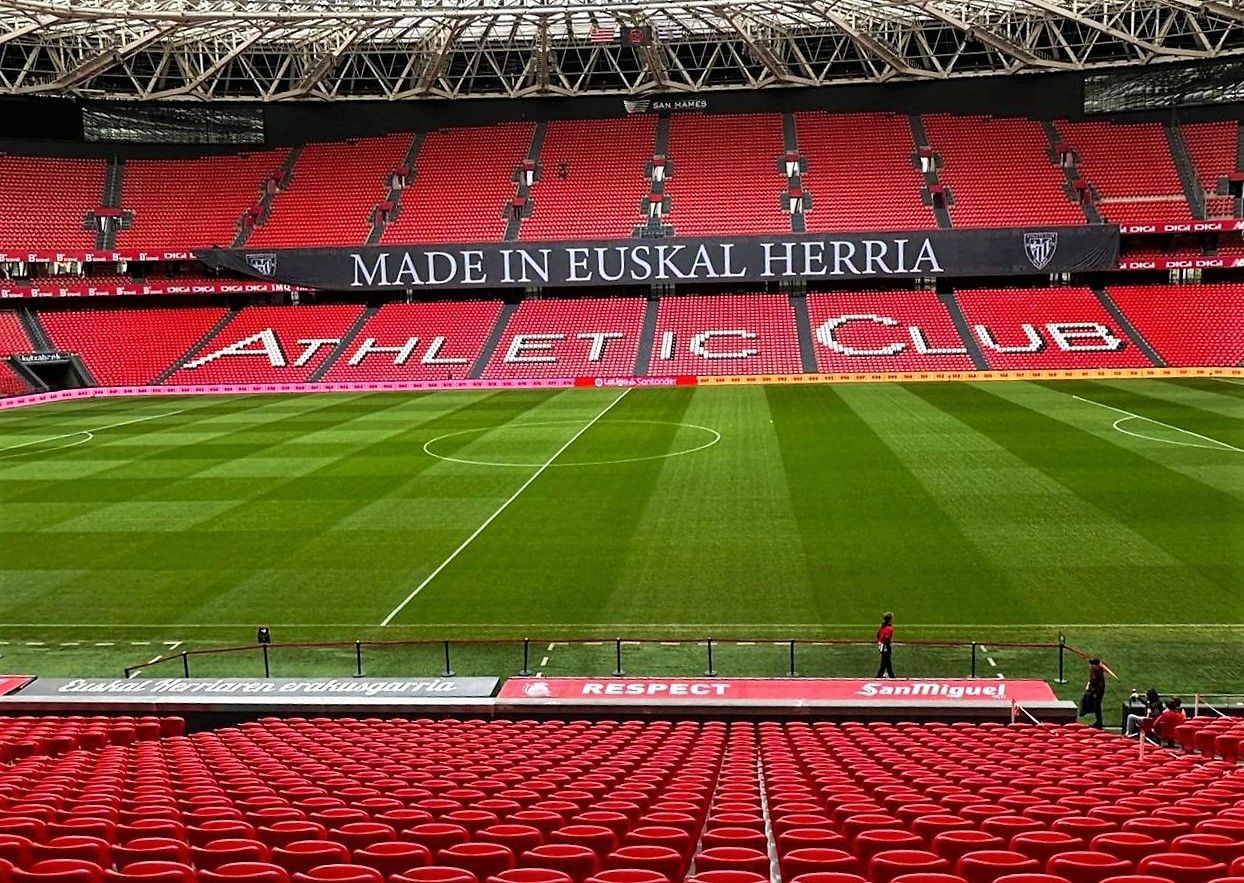 Un 'Made in Euskal Herria' en la grada de San Mamés.