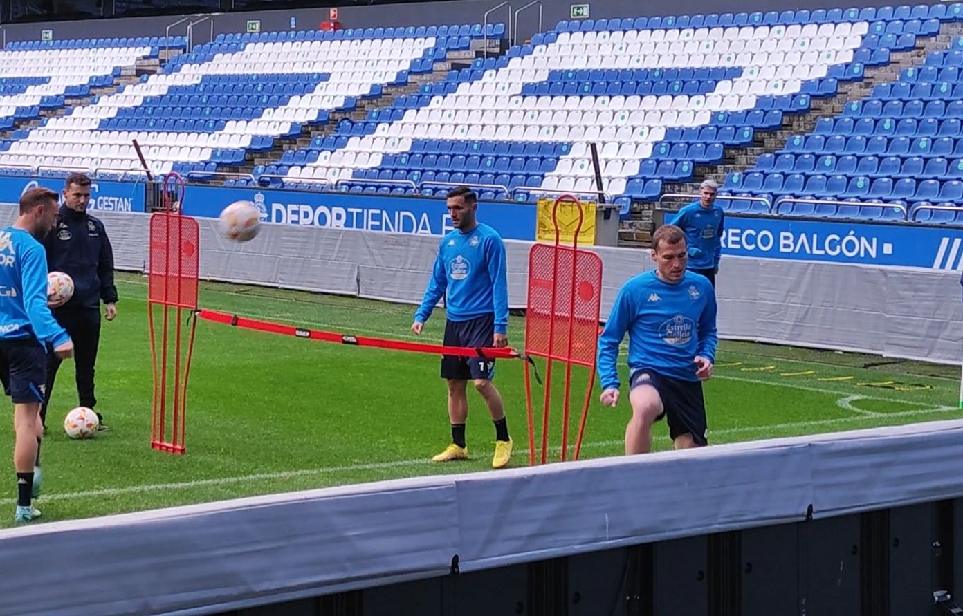 Lucas Pérez en su primer entrenamiento con el Deportivo