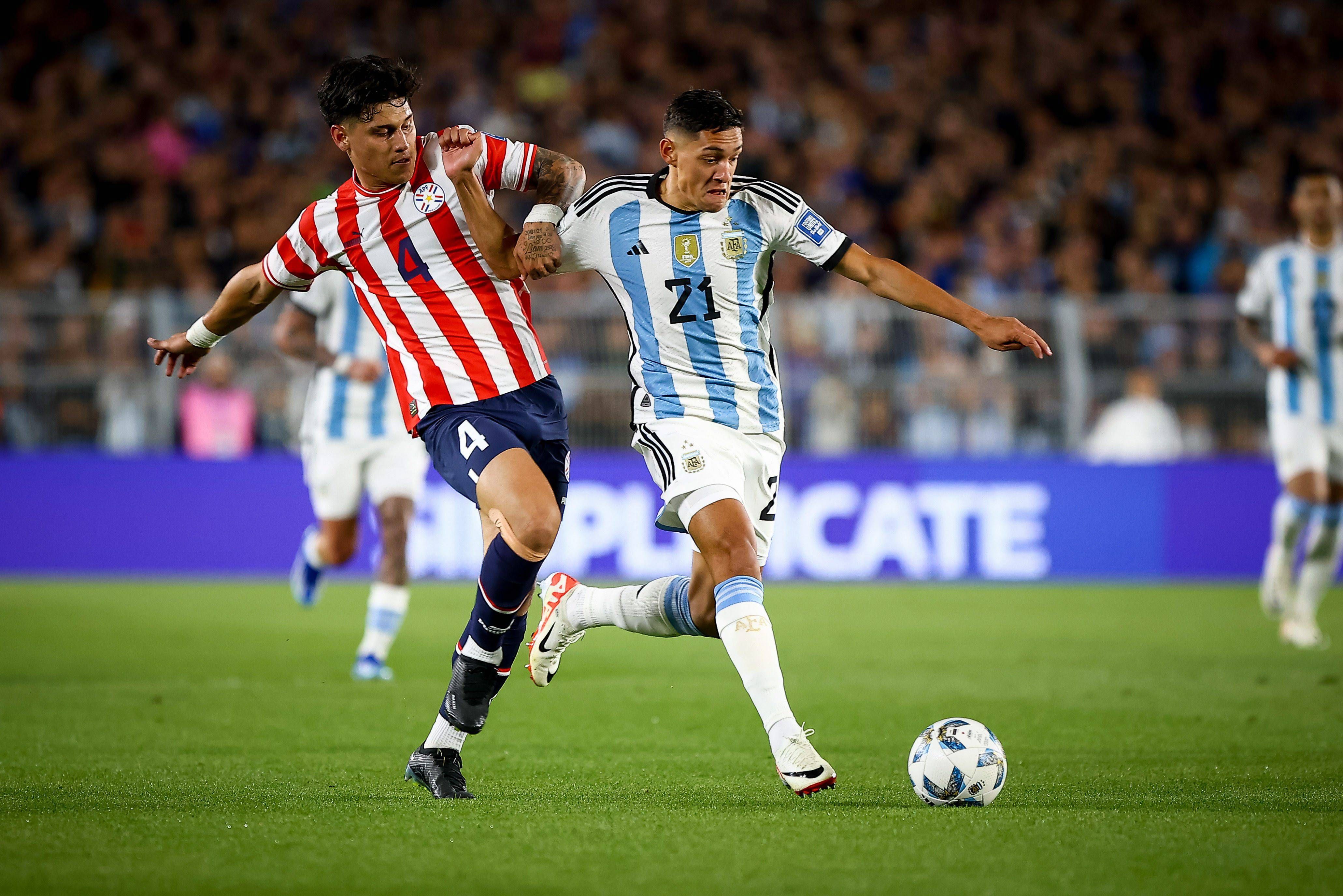  Nahuel Molina, en un partido con Argentina.